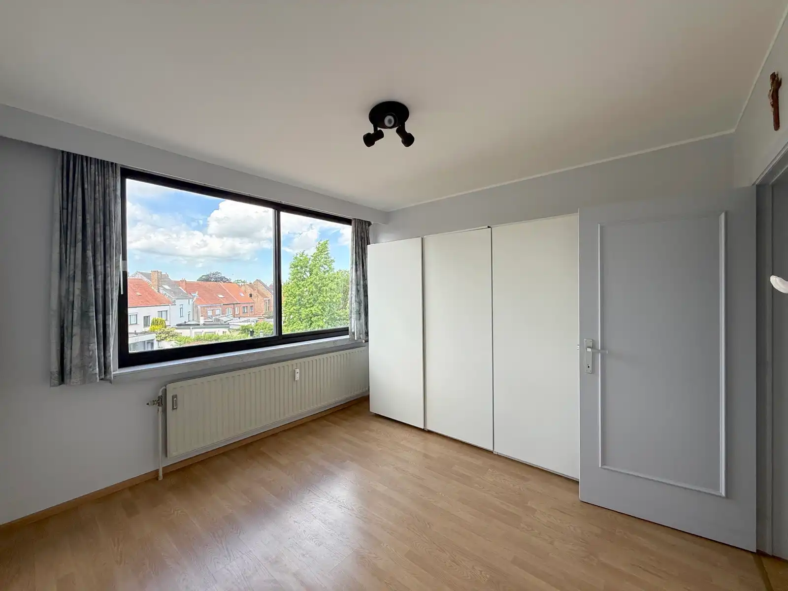 Ruim appartement met 3 slpks in centrum Sint-Kruis foto 18