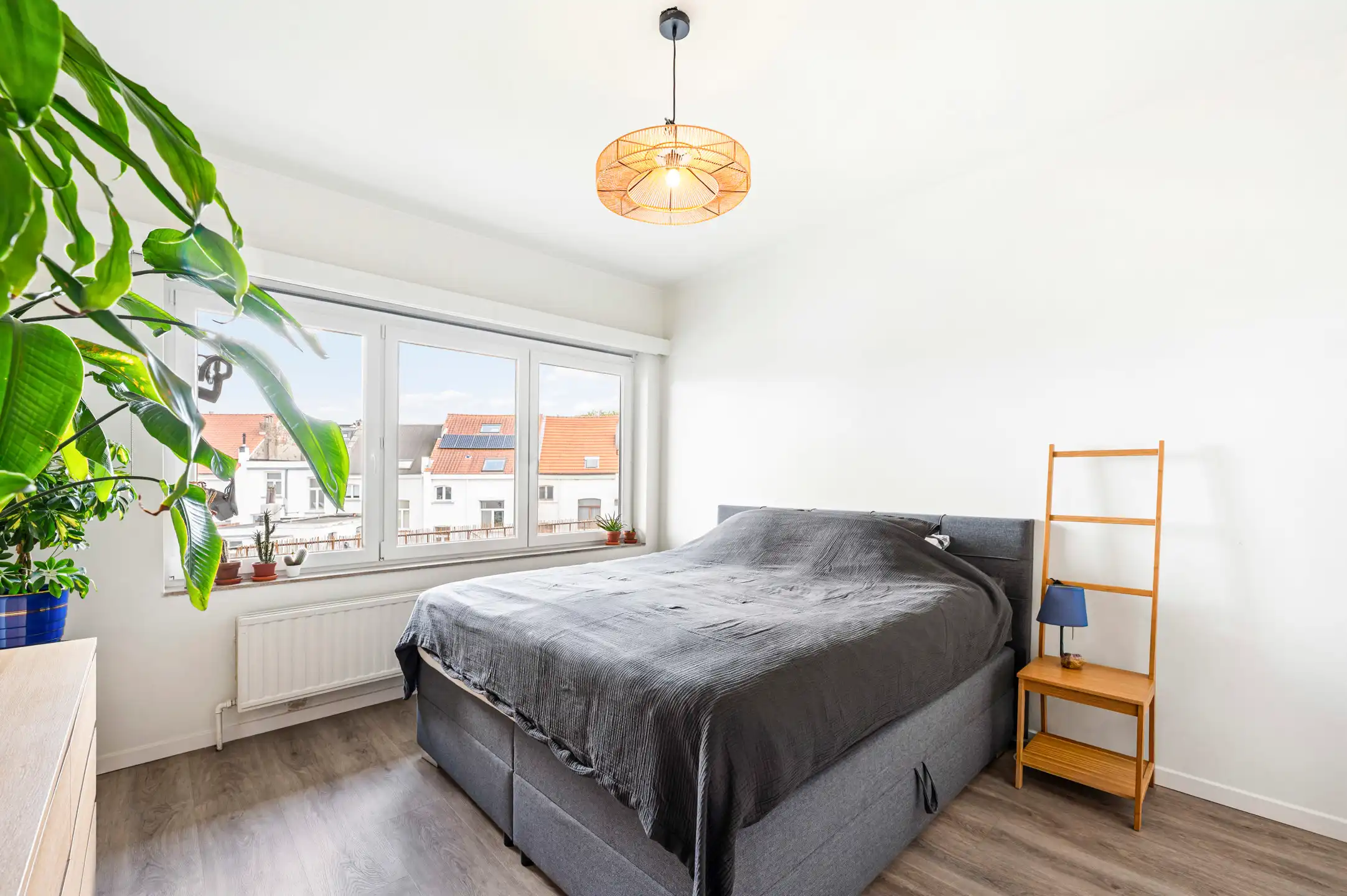 Charmant en lichtrijk appartement met terras in topbuurt foto 9