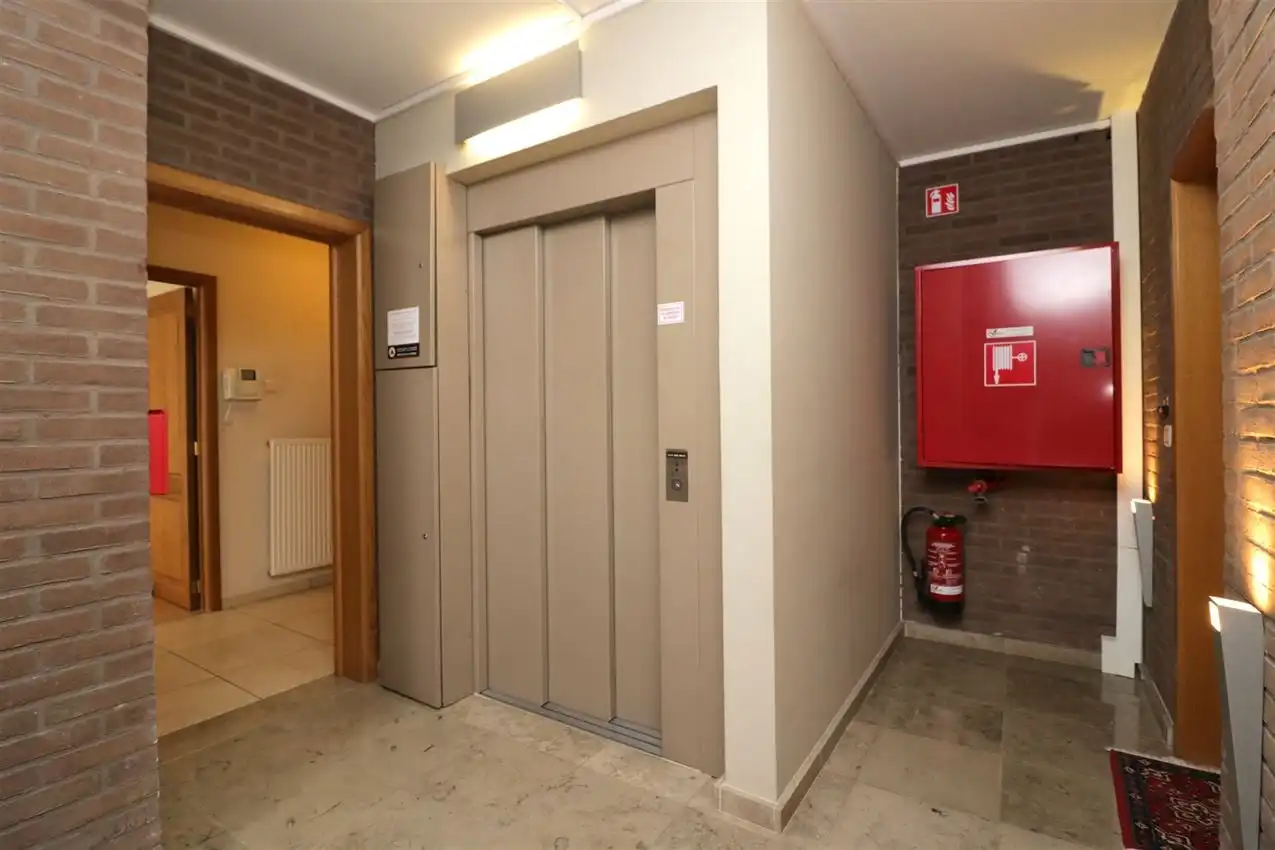 Appartement met 2 slpk., autostaanplaats en terras in centrum Aarschot foto 20