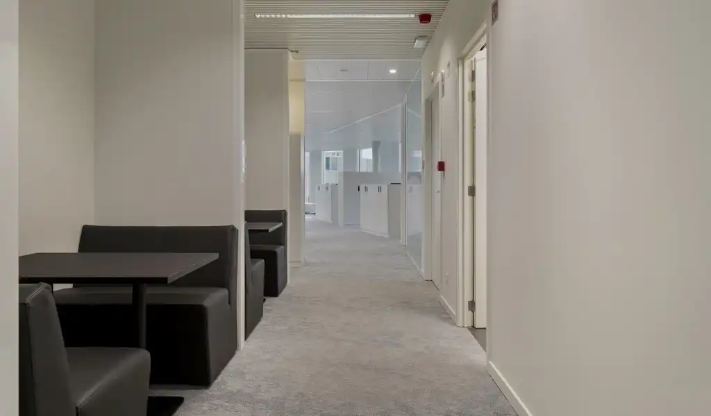 High-end gemeubelde kantoren te koop op The Loop in Gent foto 10