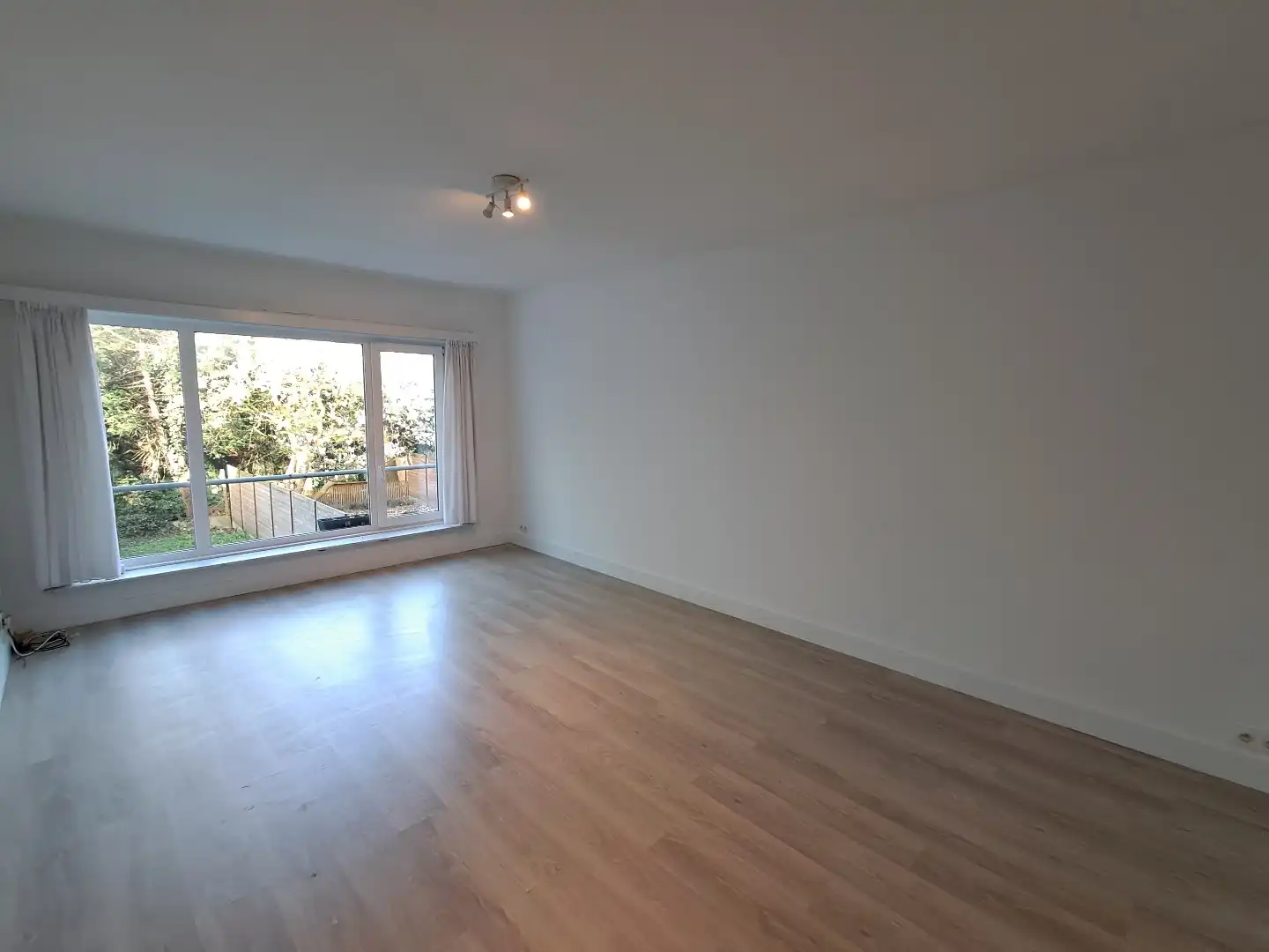 Appartement met tuin nabij Brugge. foto 2