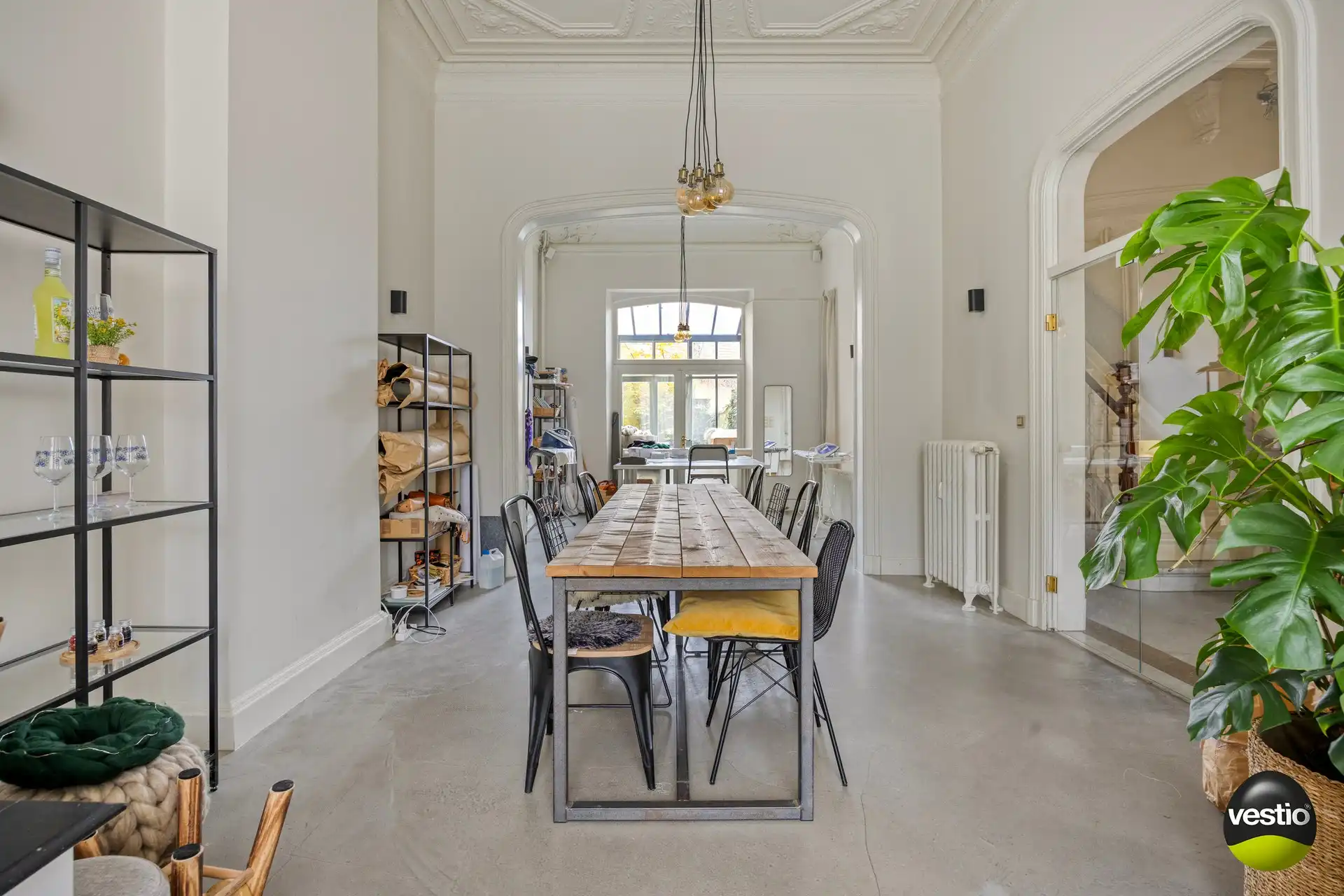 Charmante herenwoning/handelspand aan het Leopoldplein. foto 6