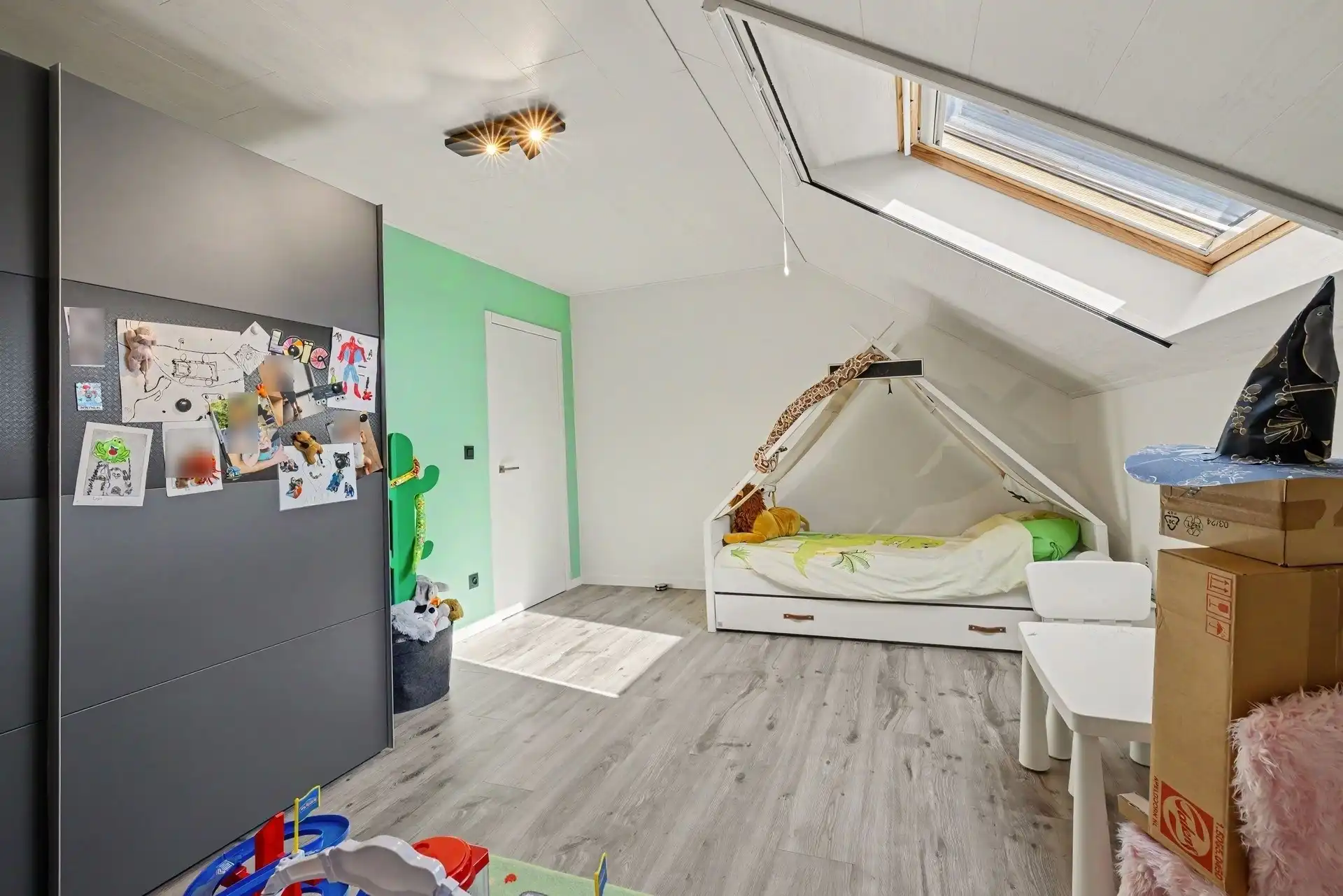Uitstekend gelegen gezinswoning met inpandige garage en mooi aangelegde tuin (430m²) foto 20