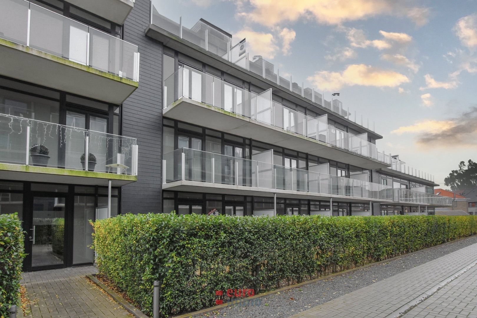 Super rustig gelegen appartement met zéér groot terras! foto 12