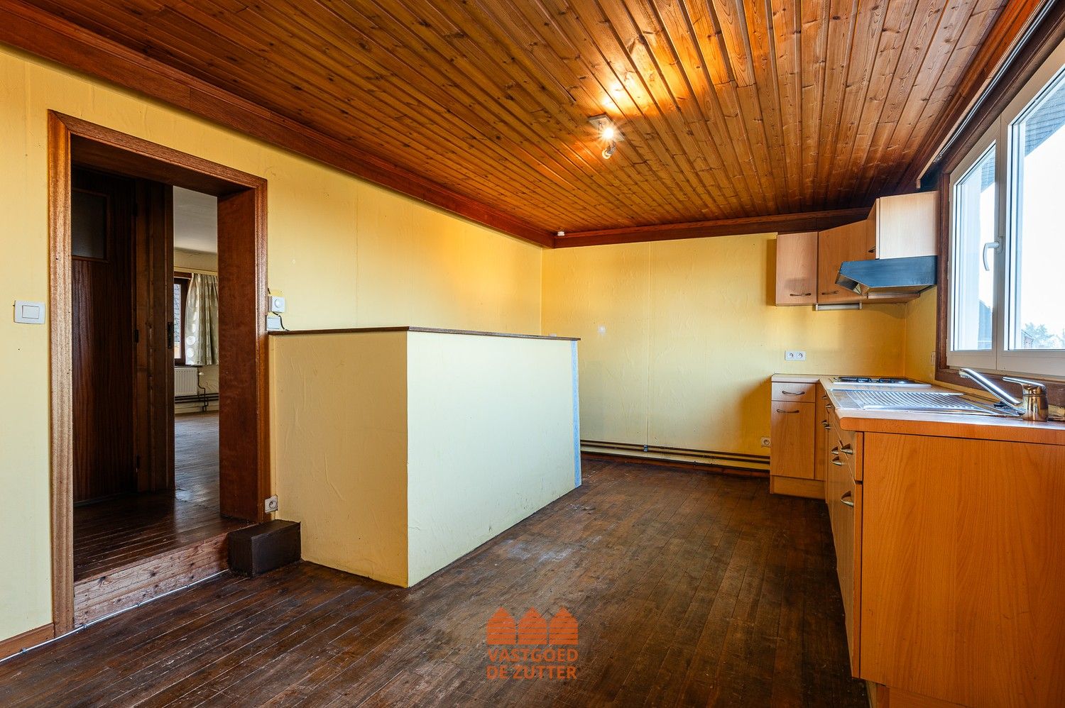 Ruime woning met handelspand in het centrum van Boekhoute foto 10