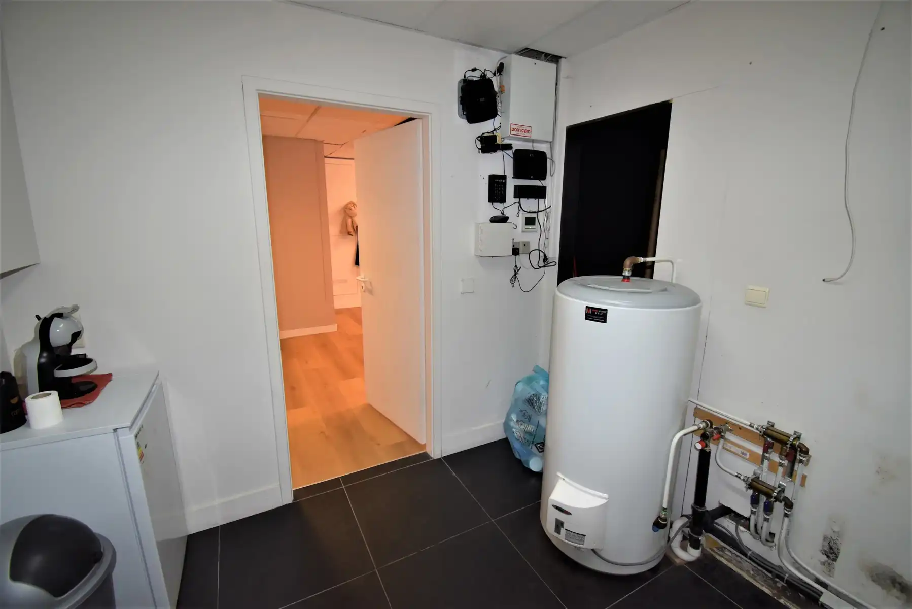 Goed gelegen commerciële ruimte foto 13