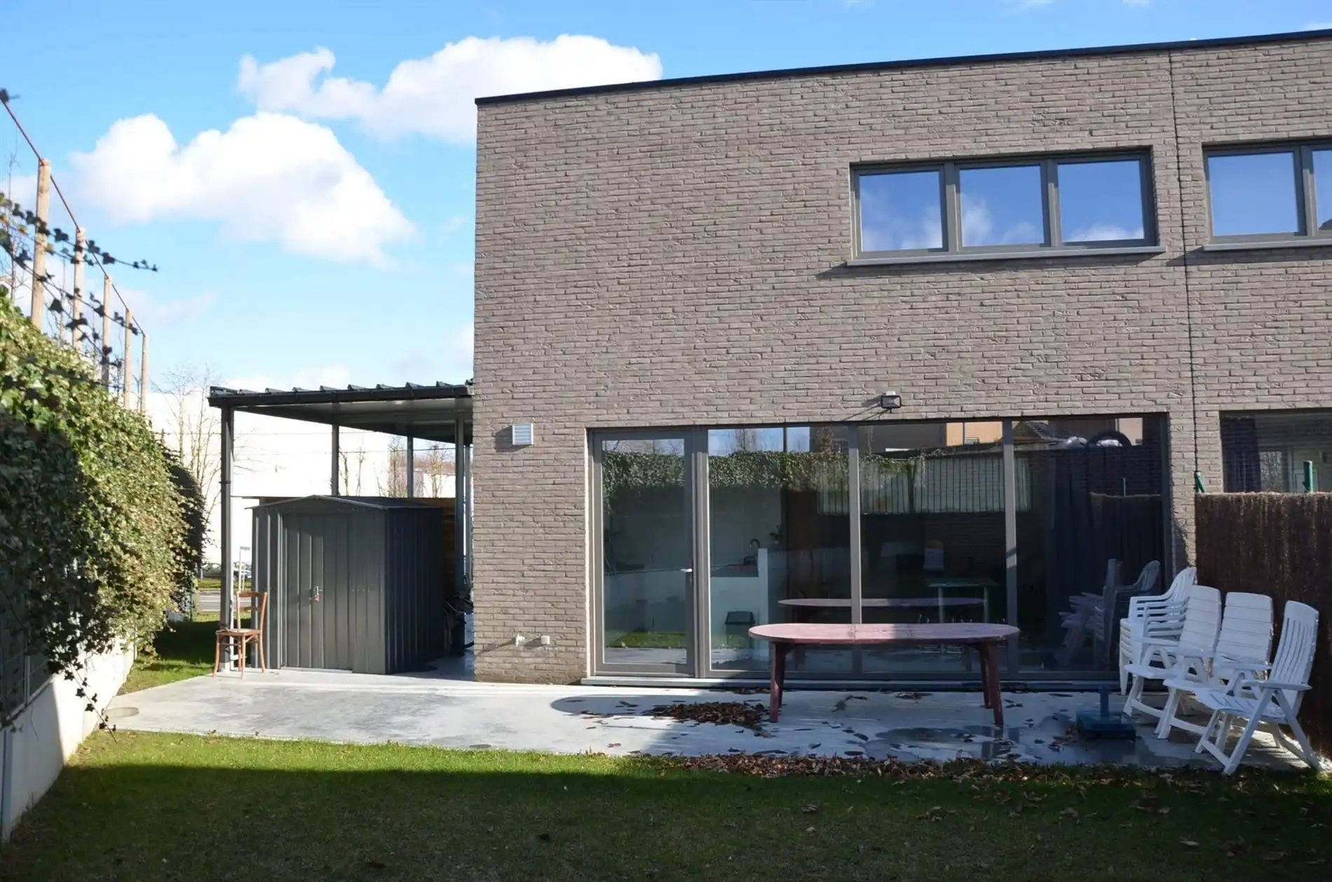 Energiezuinige gezinswoning met 3 slaapkamers, tuin en carport foto 4