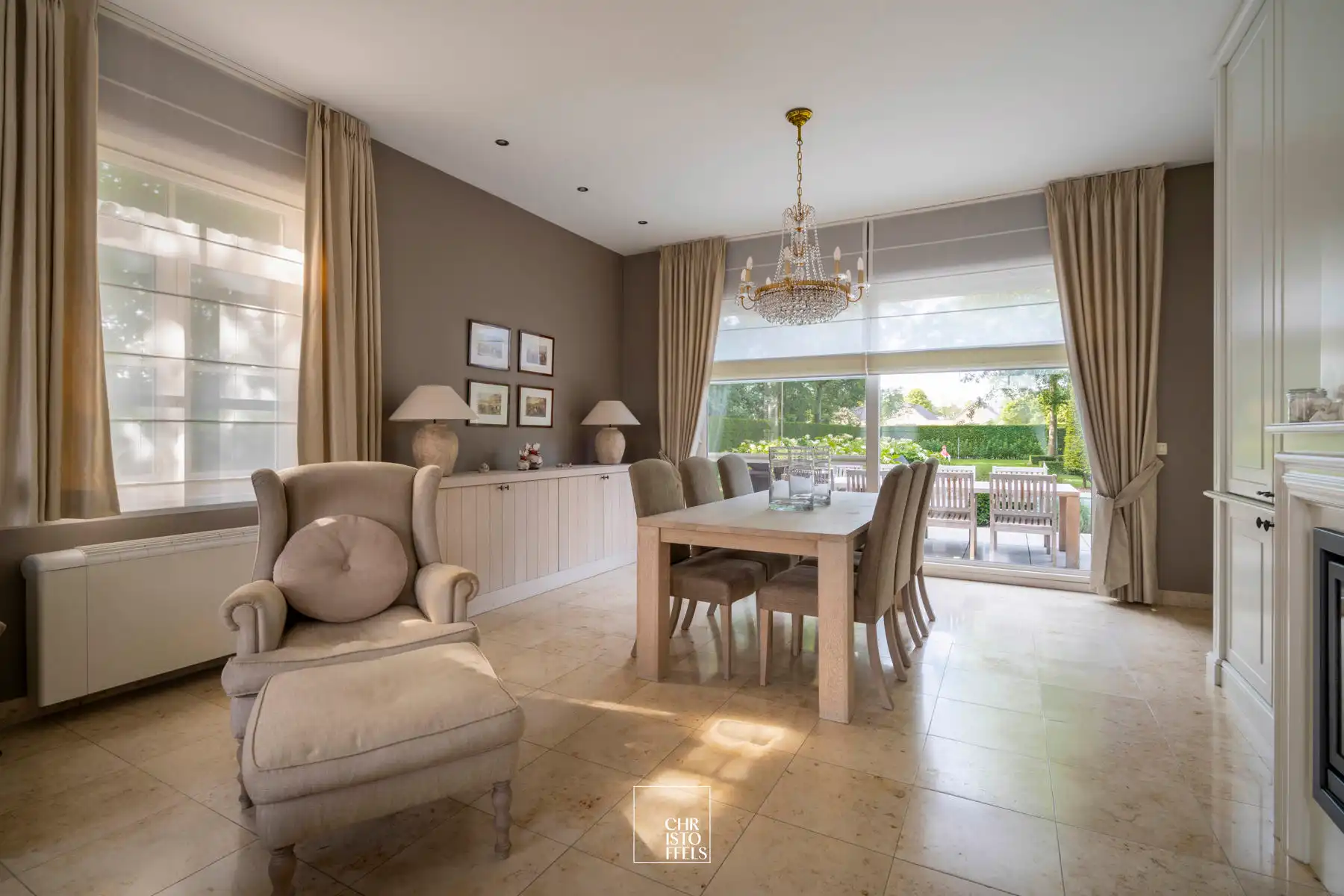 Exclusieve villa van 458m² met buitenzwembad op een perceel van 2.231m² foto 22
