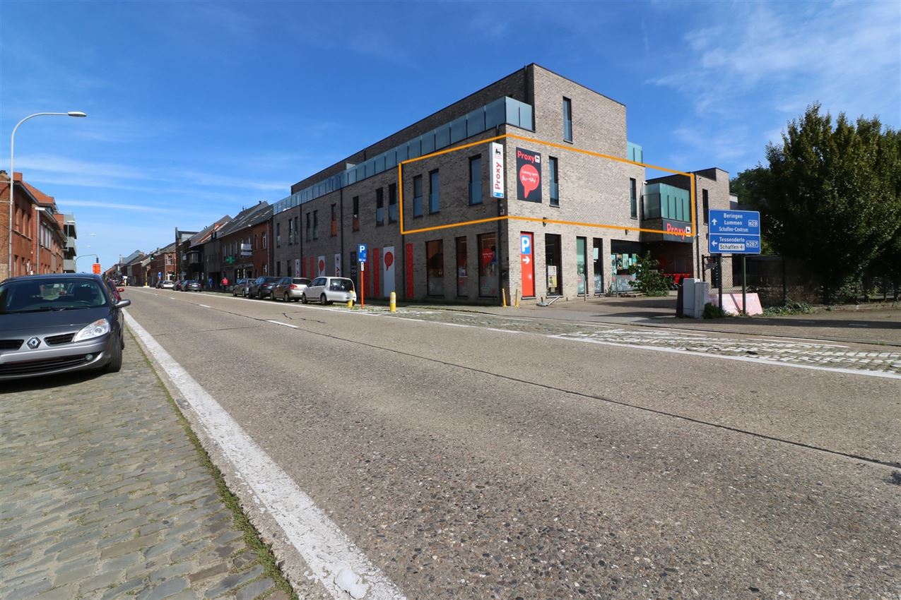Zonnig appartement met ruim terras, twee slaapkamers in centrum foto 29