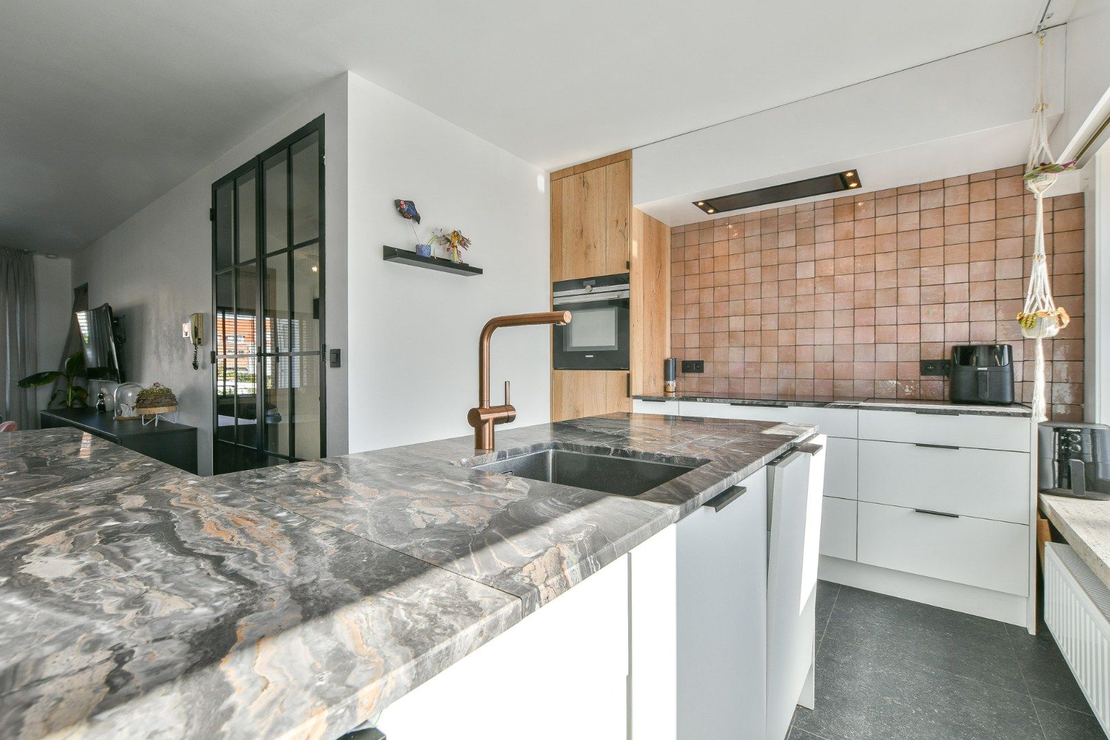Volledig gerenoveerde bel-etagewoning in centrum Blankenberge te koop! foto 5