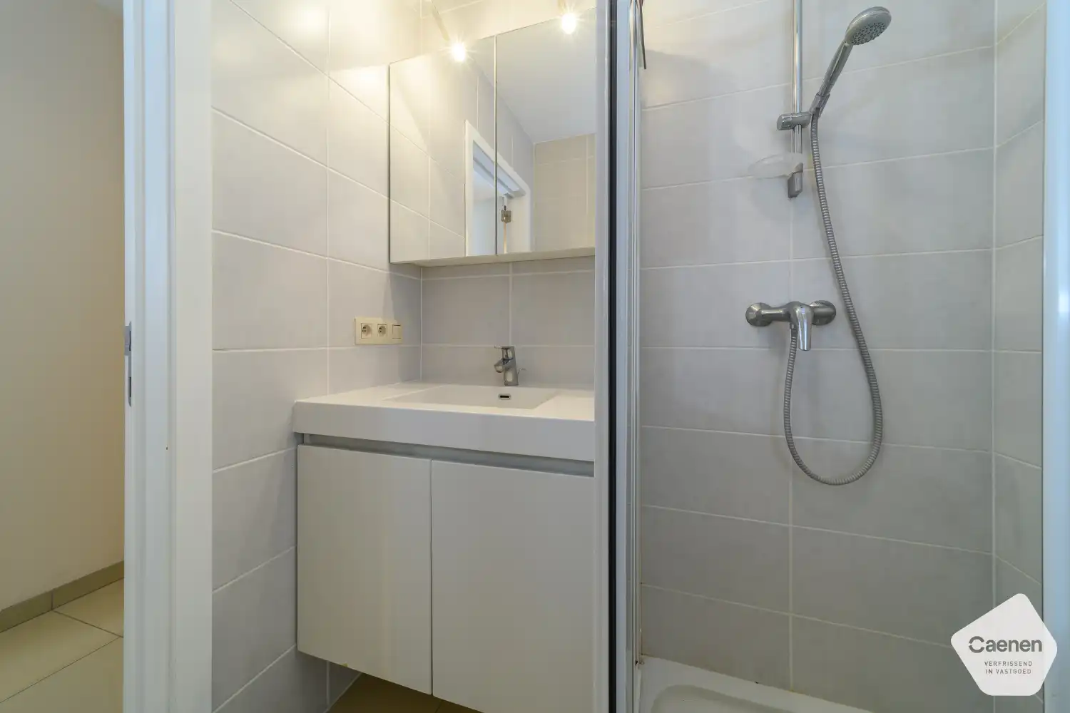 Heel recent, lichtrijk 1-slaapkamerappartement met zuidgericht terras op topligging nabij zee foto 13