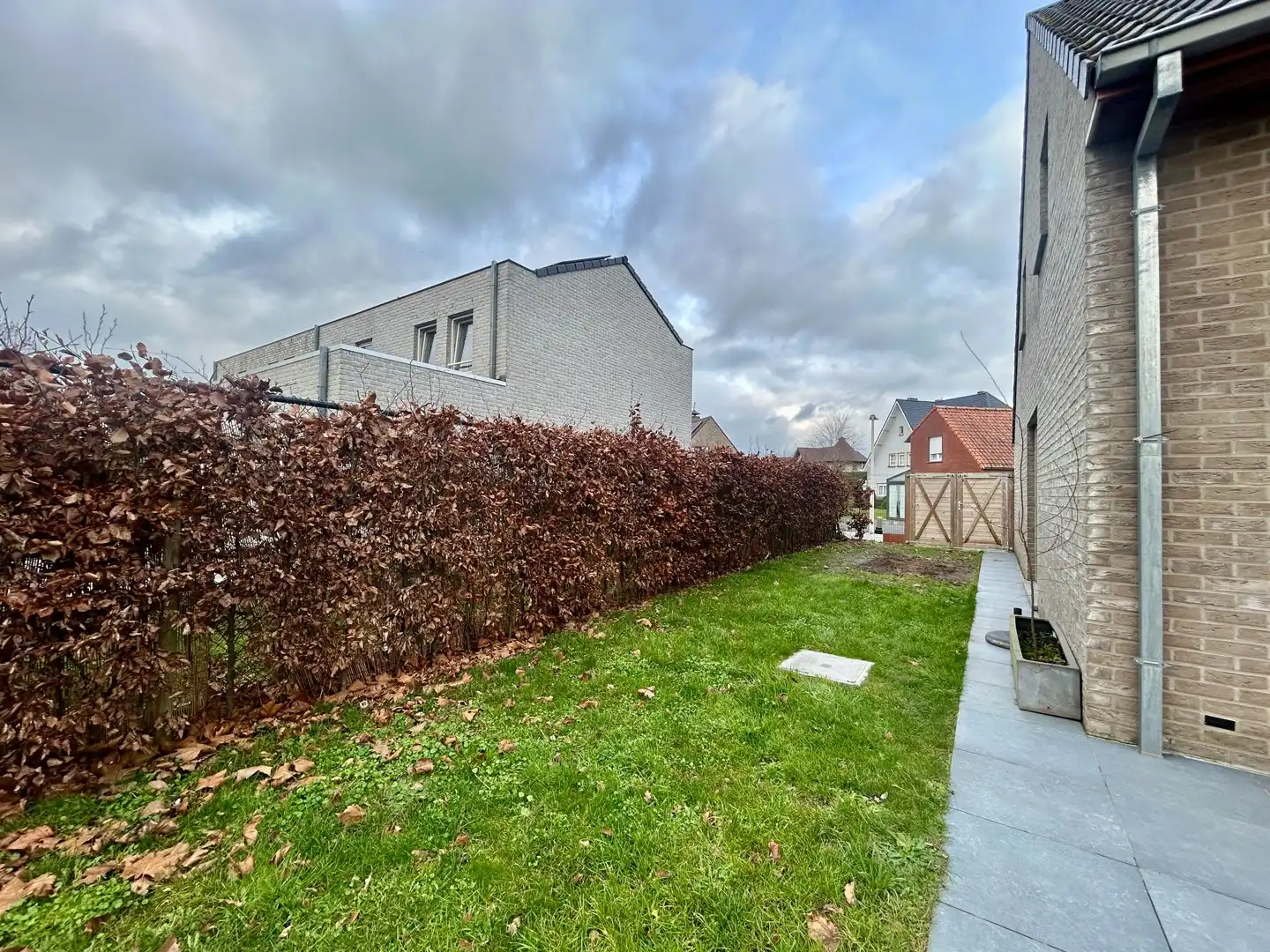 Recente halfopen bebouwing met 3 slaapkamers, garage en tuin te Vinkt! foto 6