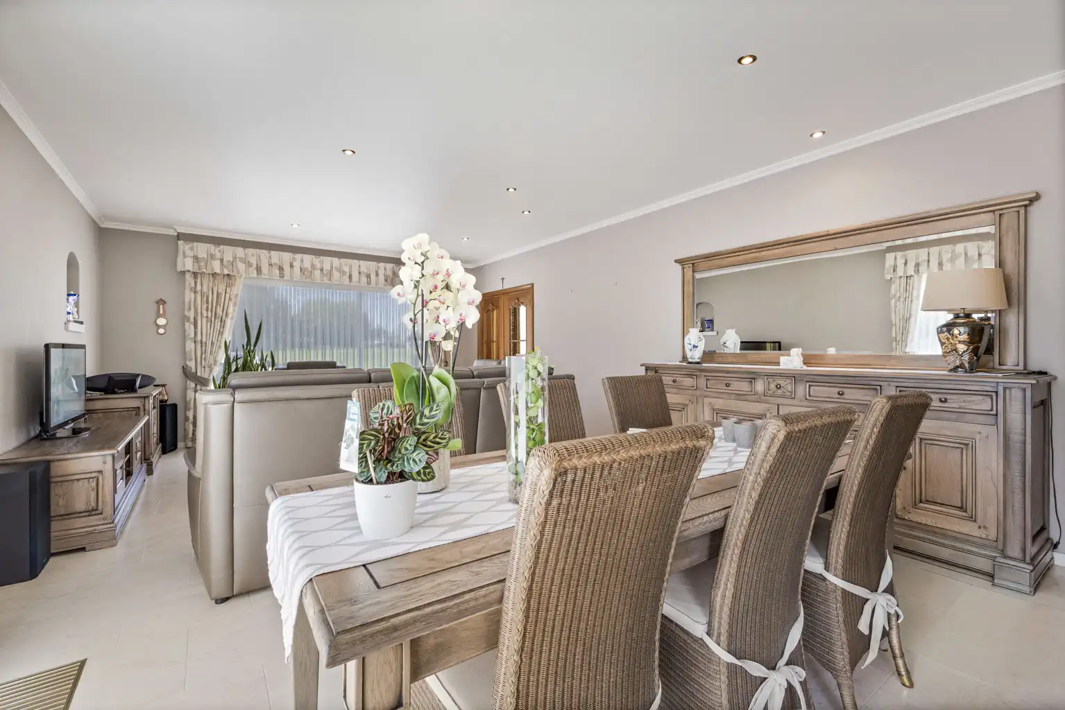 Woning met 2 slpks, zolder, volledig onderkelderd en tuin foto 10
