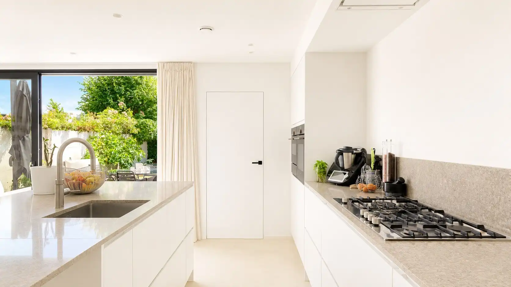 Compleet vernieuwd huis met garage te Oud Knokke foto 8