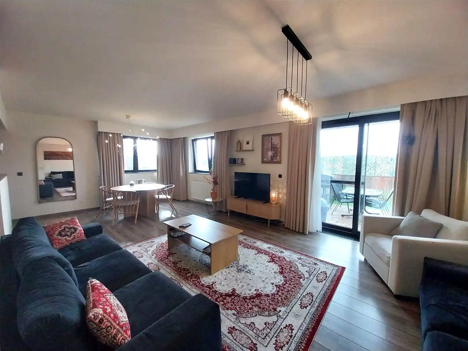 TE HUUR: Appartement met 4 slaapkamers te Heusden-Zolder! foto 2