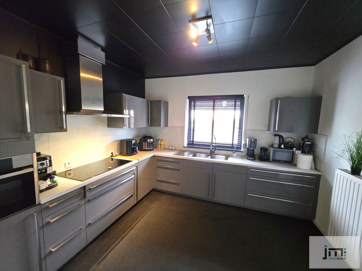 Gelijkvloerse woning met grote hal (200 m2) foto 10