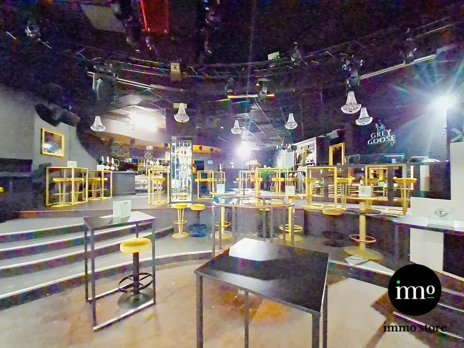 Nightclub met 4 bars en veel meer! foto 12