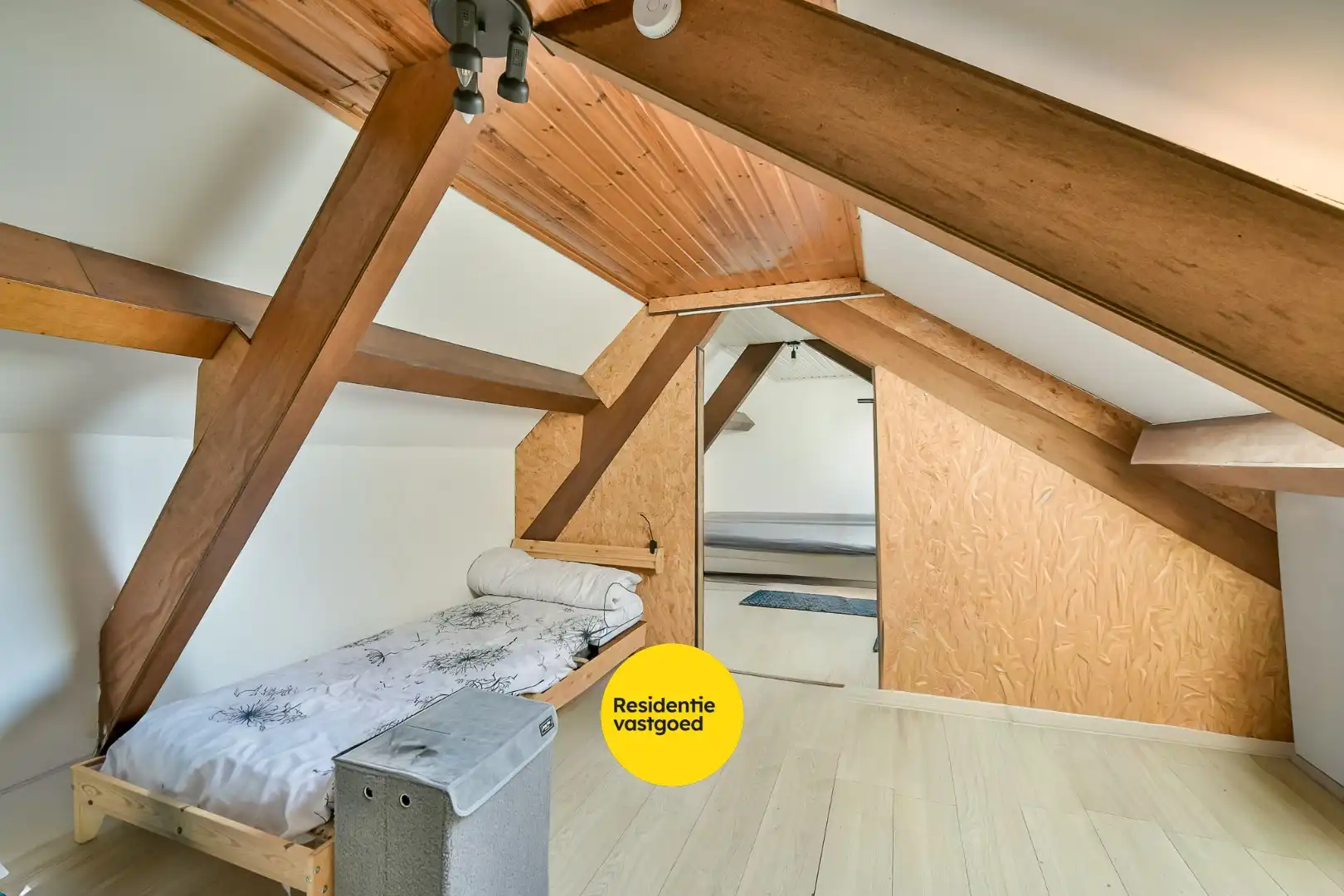 Rustig en centraal gelegen woning in Torhout! foto 9