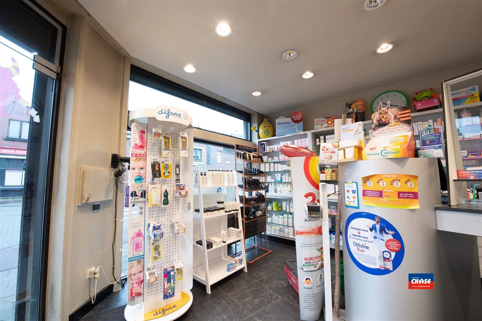 Handelshuis met groot appartement, garage en tuin foto 7