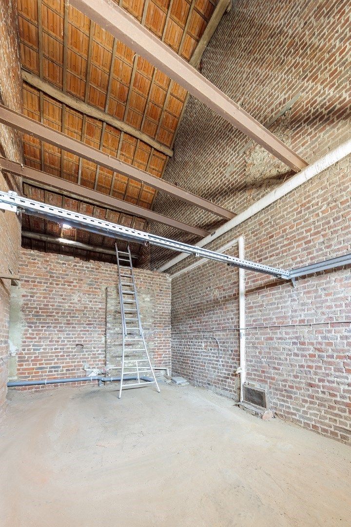 Woning,  mogelijks op te splitsen naar 2 woningen foto 9