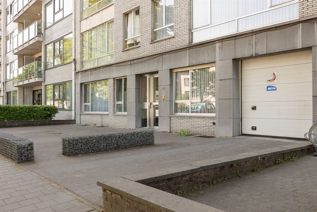 Te renoveren appartement met autostaanplaats foto 24