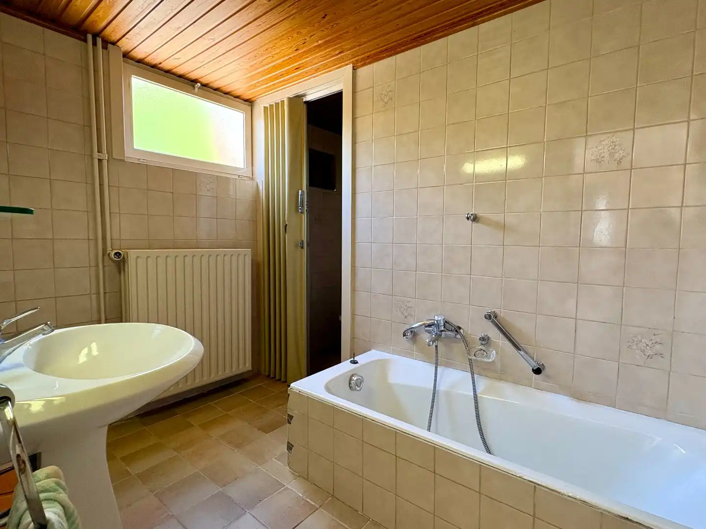 Woning met magazijn van +-300 m² te koop in Bavikhove foto 10