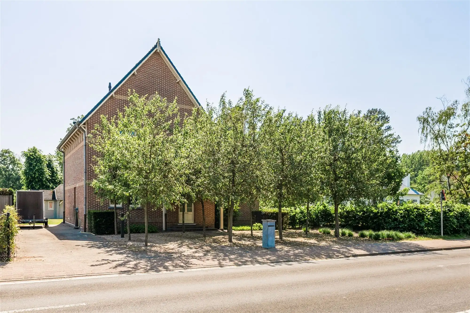 Elegante herenwoning met 4 slaapkamers, ruime zolder en zonnige tuin in Koningshooikt foto 17