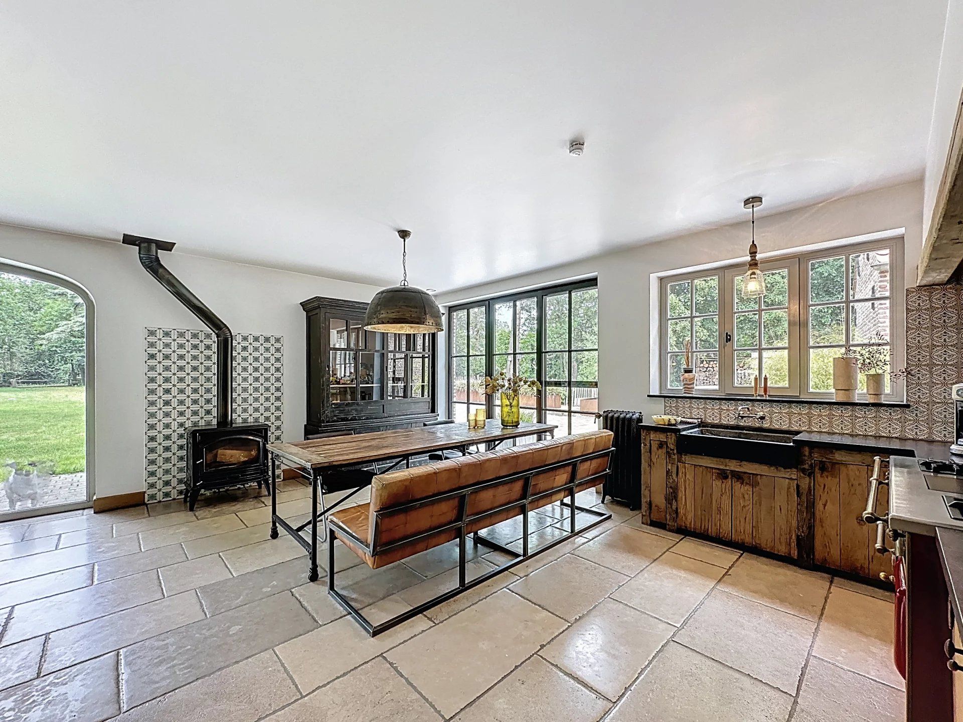 Prachtige villa met 3 slaapkamers op een perceel van +/- 60 are. foto 3