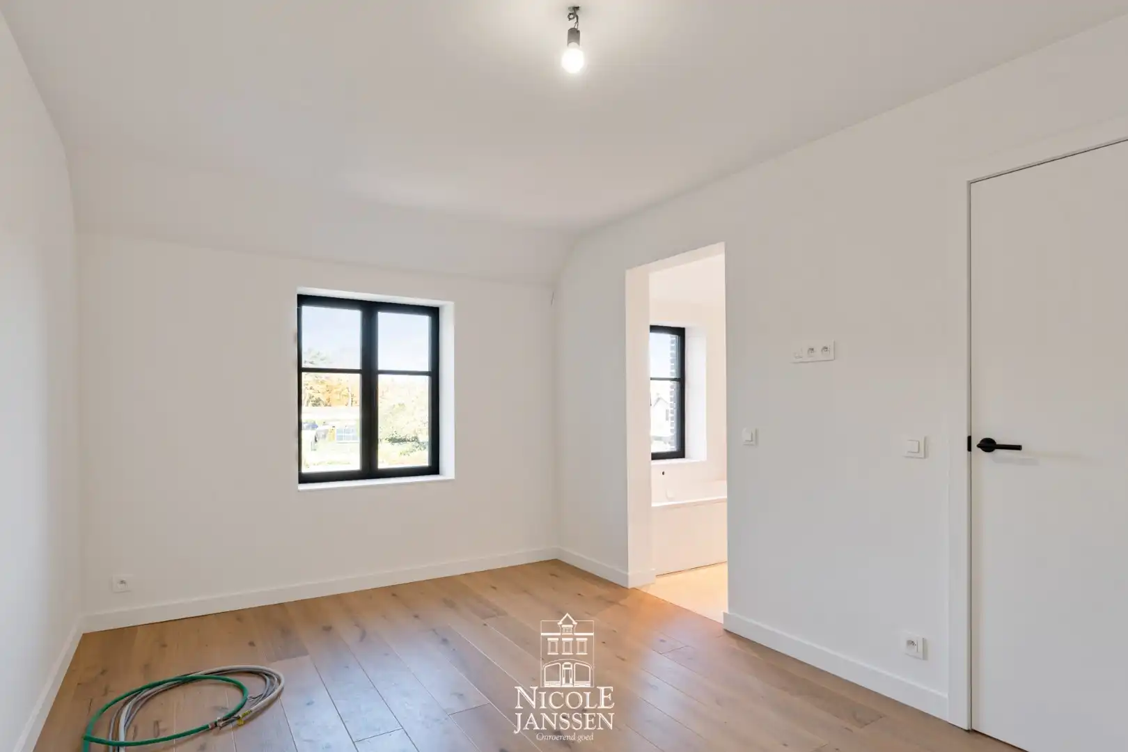 Nieuwbouwwoning van 216m² foto 17