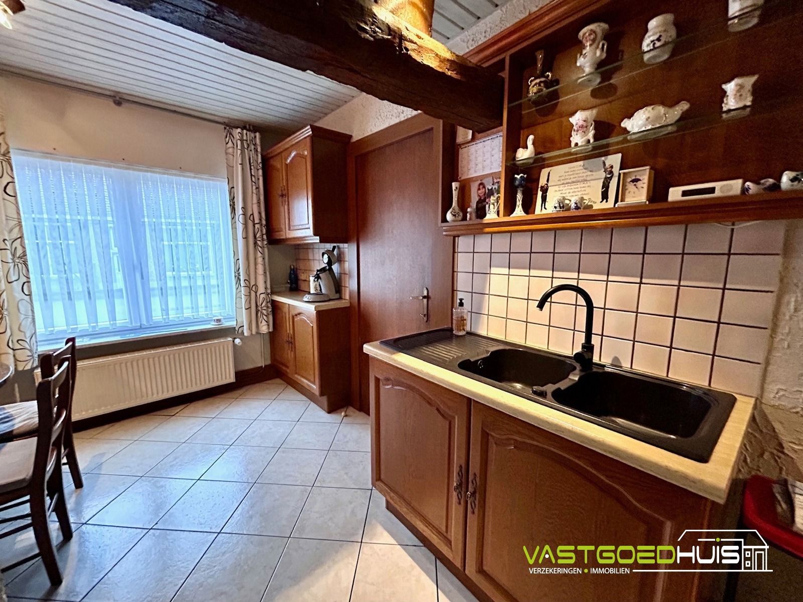 Karaktervolle, halfopen bebouwing met tuin foto 10