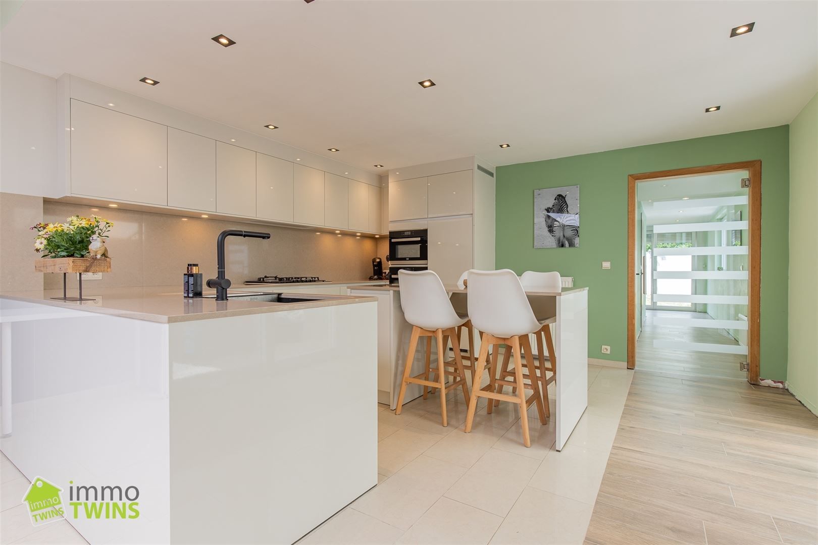 Halfopen bebouwing met 5 slaapkamers, ruime garage te Schoonaarde foto 11