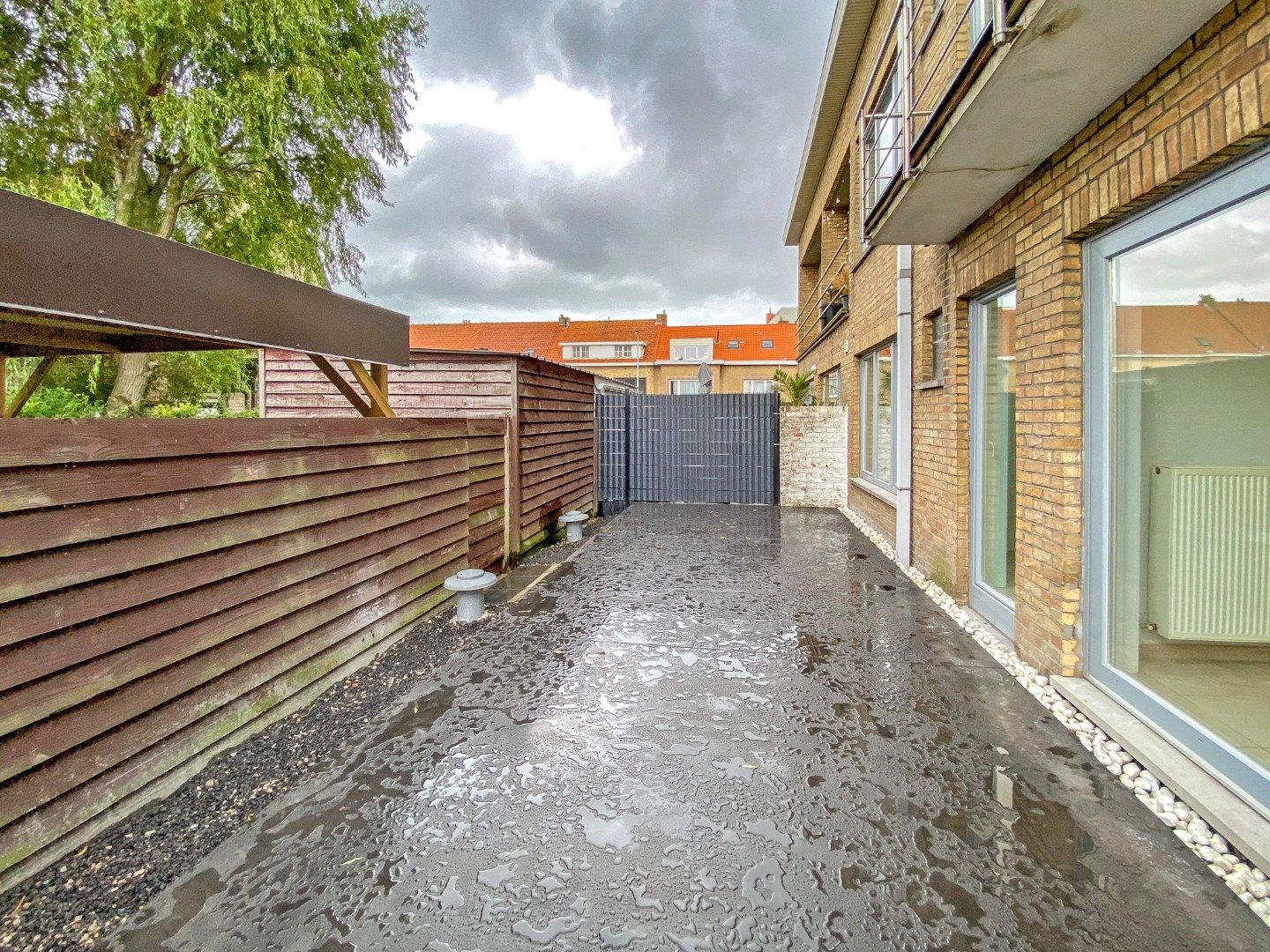 Gelijkvloersappartement met 2 slaapkamers (71 m²) met ruim terras (40 m²) en parkeerplaats te Nieuwpoort.  foto 14