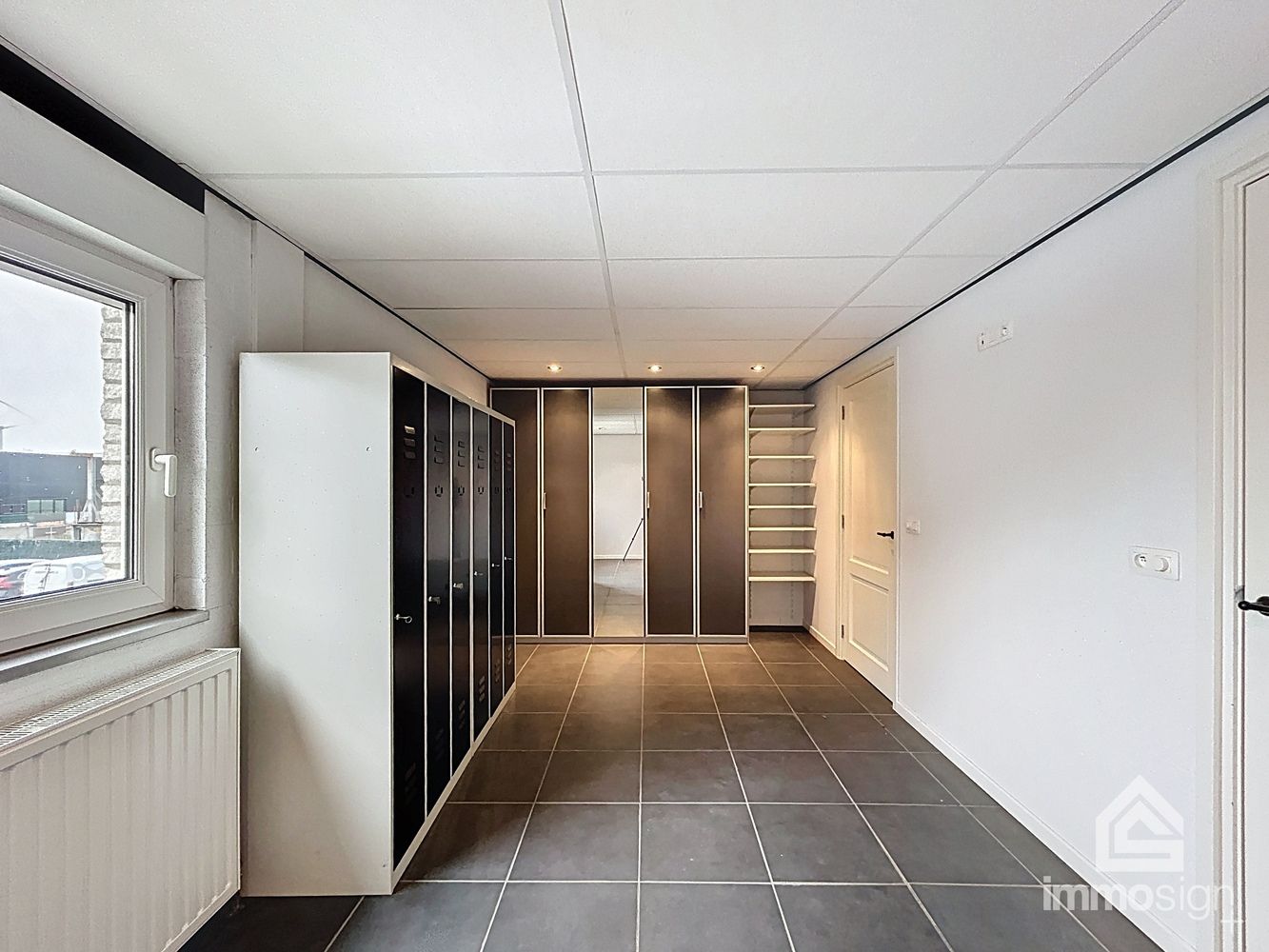 Handelspand met magazijn, kantoorruimte en instapklare woning te Lommel foto 23