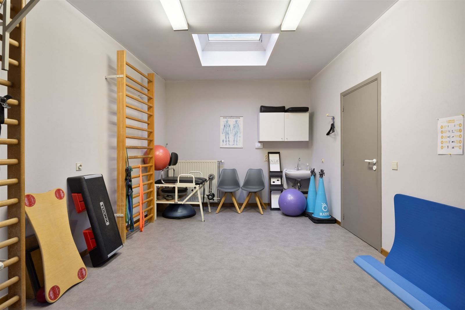 Woning met aparte praktijkruimte foto 29