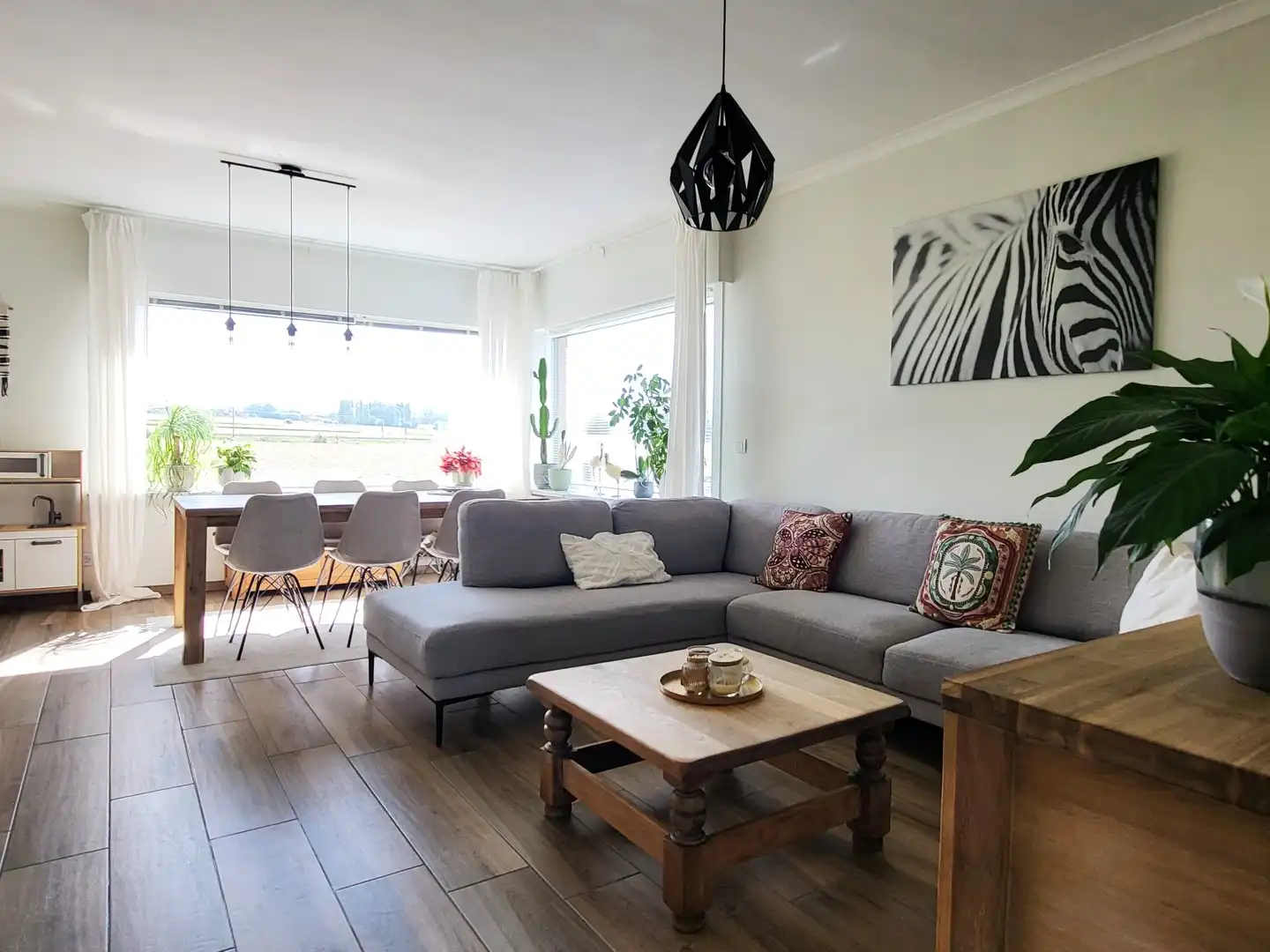 In een landelijke omgeving bevindt zich deze grondig gerenoveerde woning op een mooi perceel van 1.102 m². foto 14