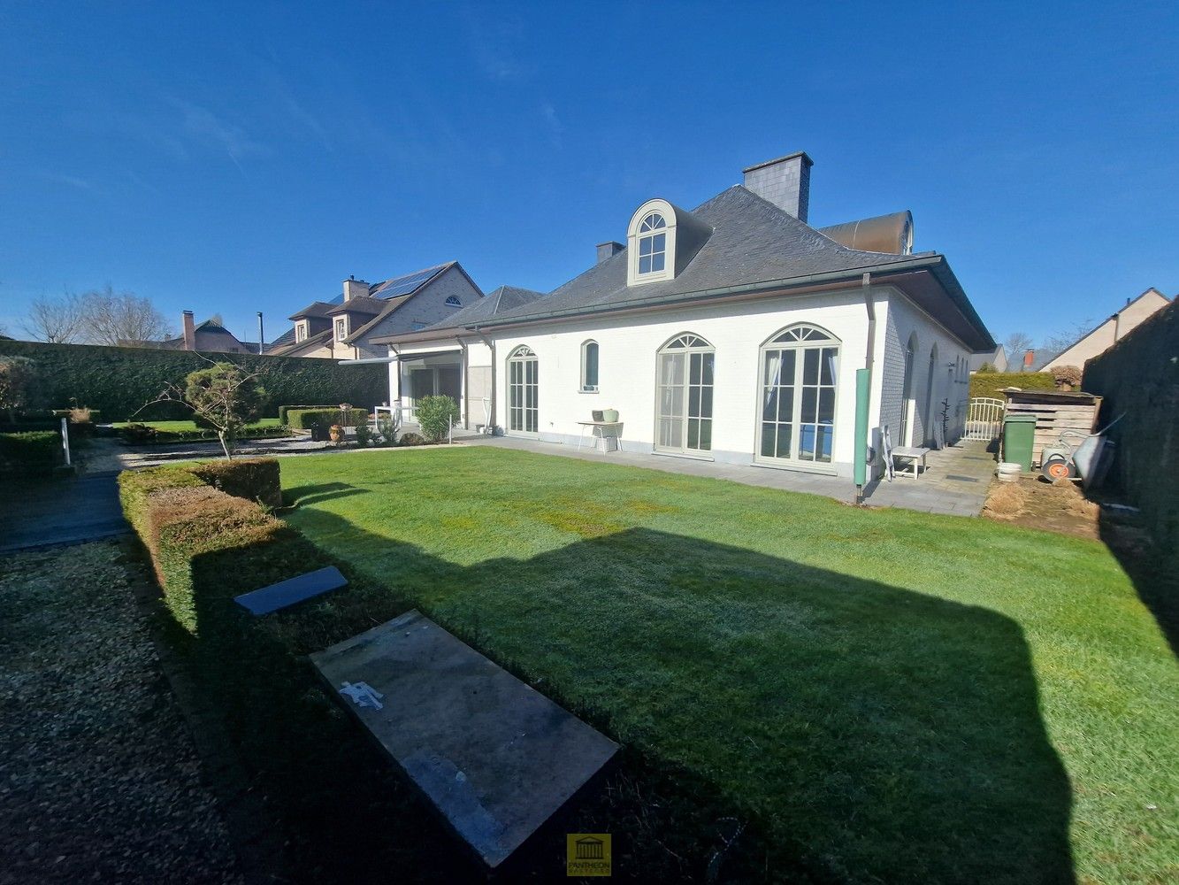 Charmante ruime villa in rustige, doodlopende straat foto 3