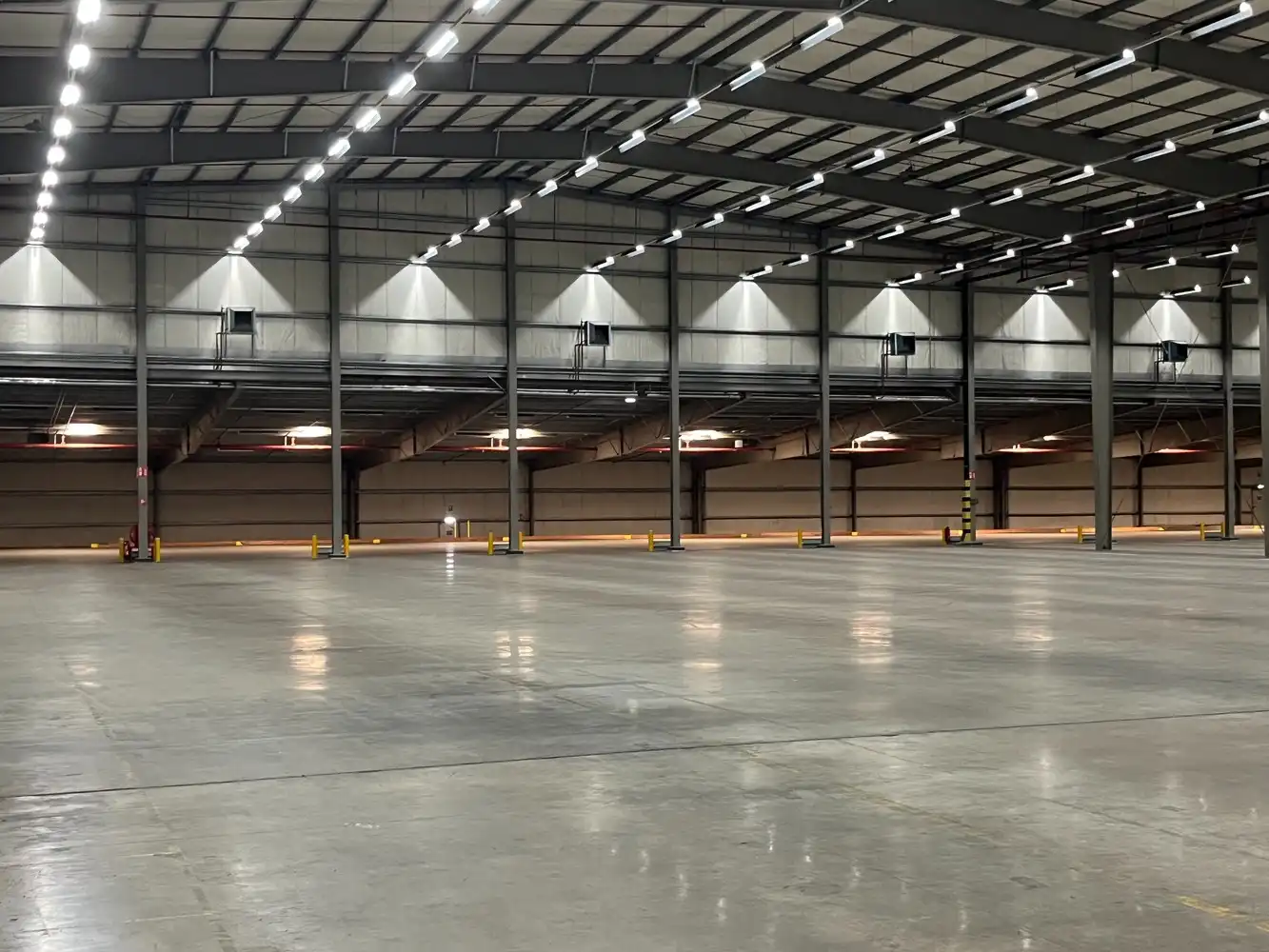 12.205m² logistiek magazijn met kantoren foto 13