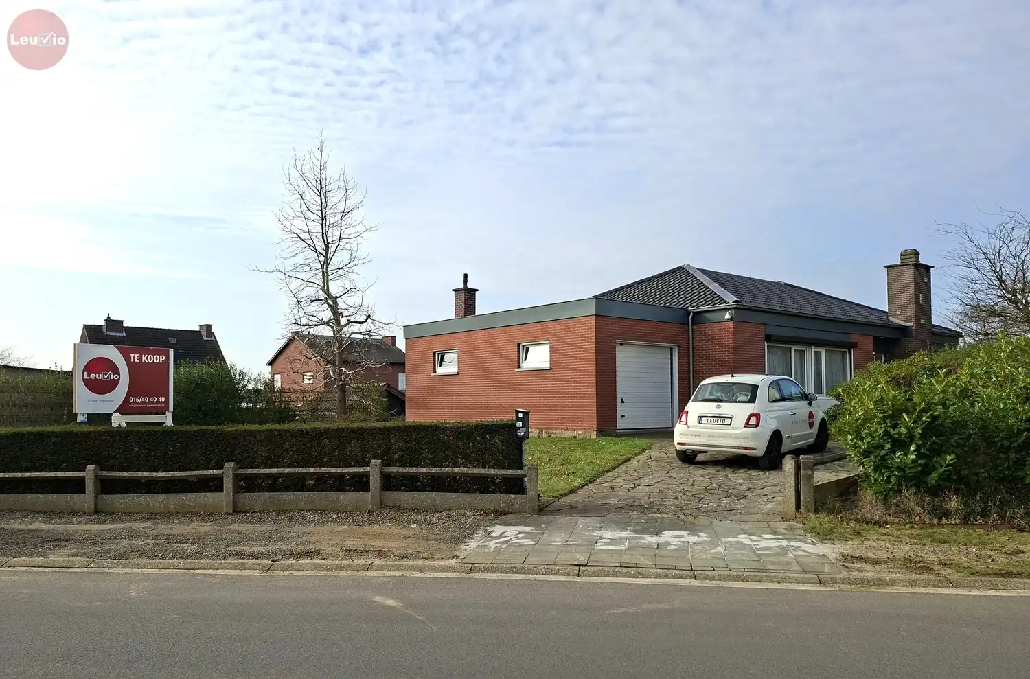 Instapklare gelijkvloerse woning / 3 slpkms / garage / tuin / stadsrand foto {{pictureIndex}}