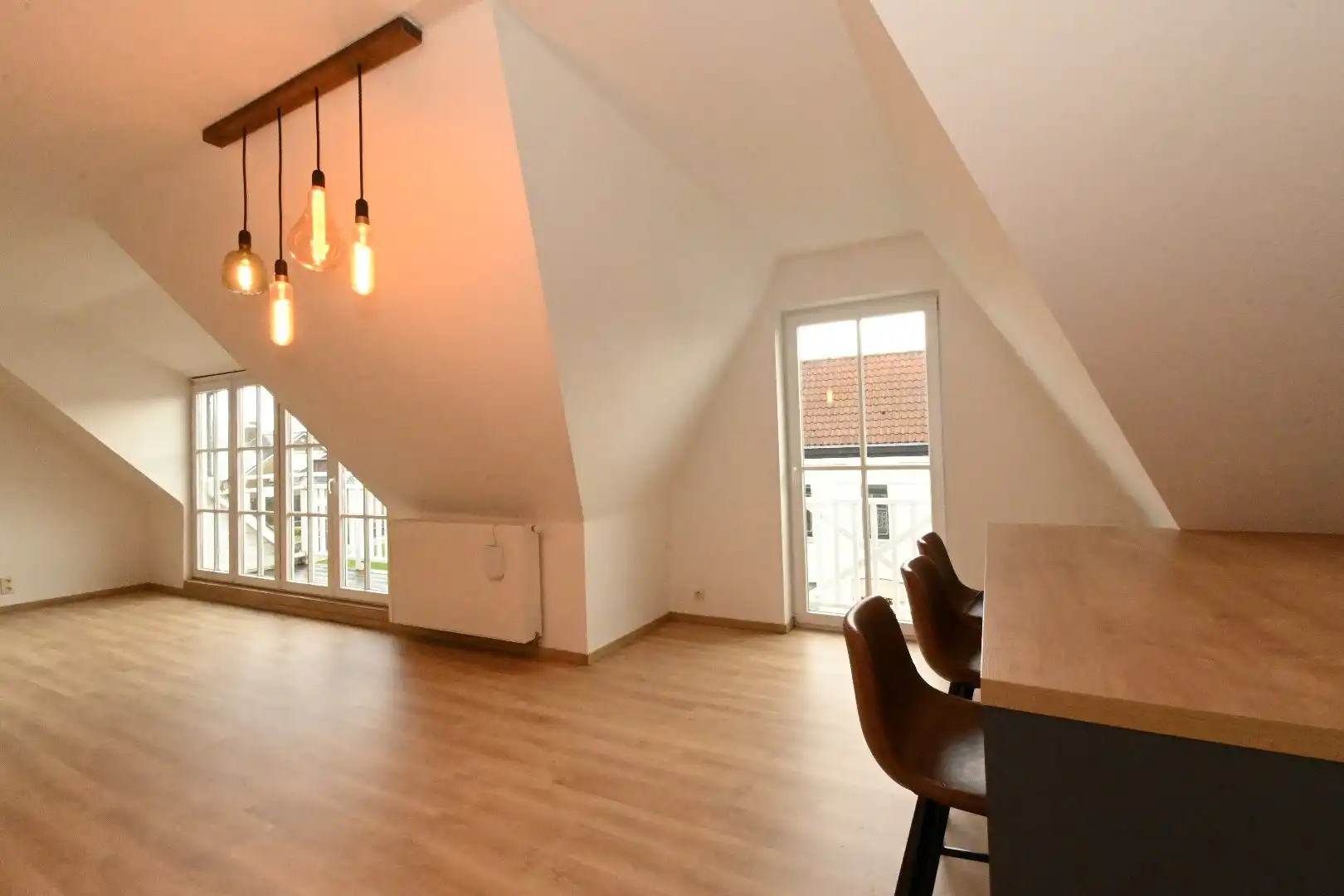 Dakappartement met 2 slaapkamers gelegen dorpskern Knesselare foto 12