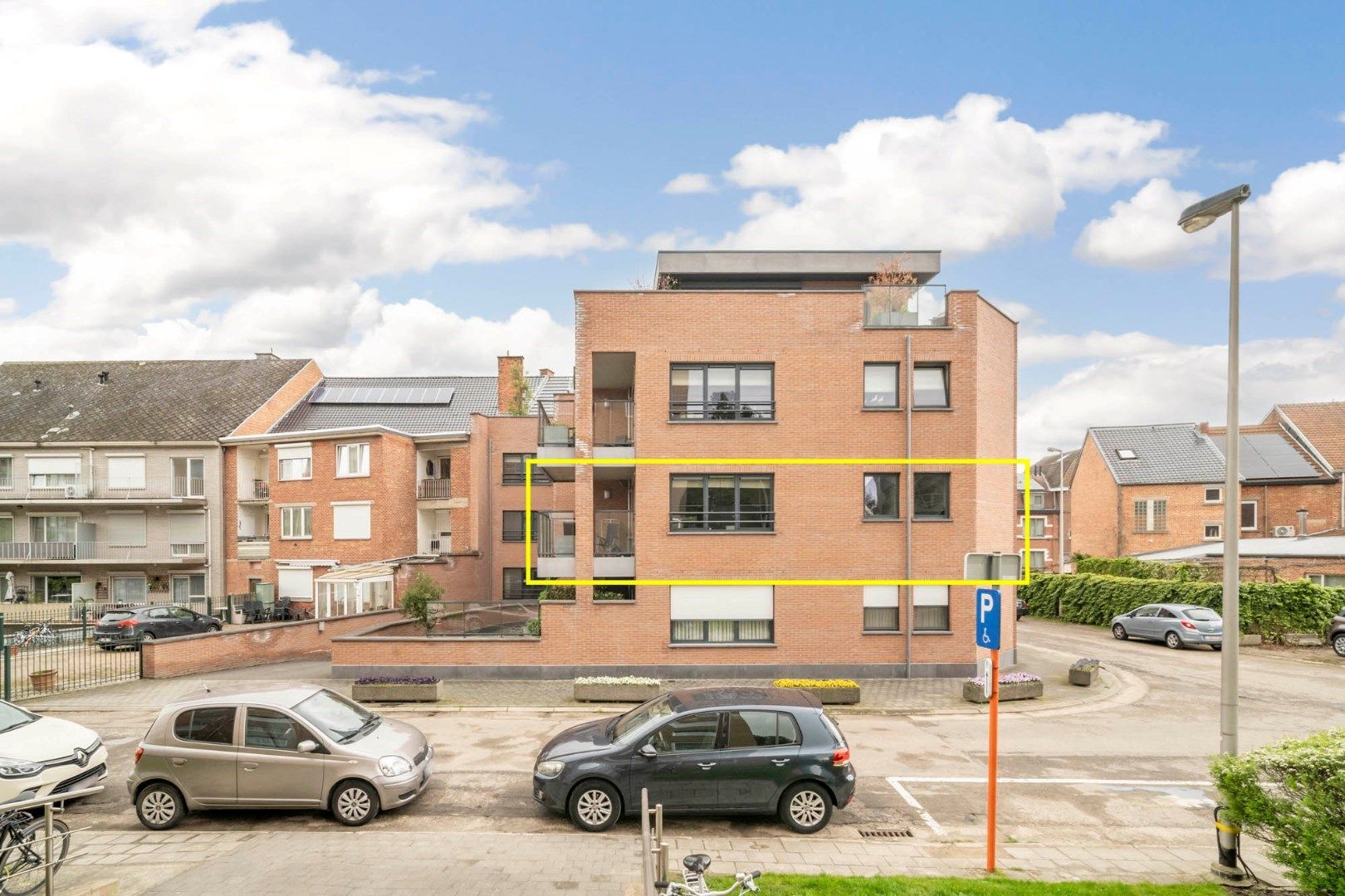 Ruim en zeer verzorgd appartement met 2 slaapkamers, terras en garage op vlakbij de kleine ring van Hasselt foto 4