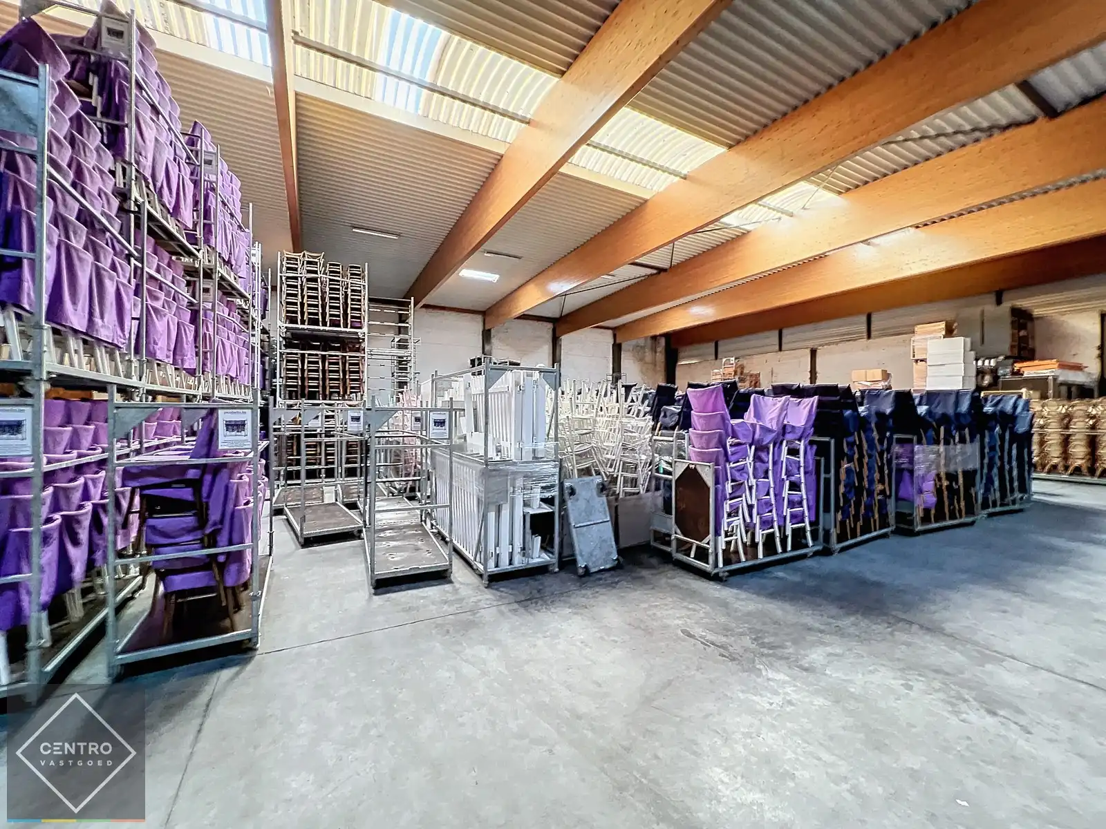 Opslagplaats ( ± 2.000m²) met 7m vrije hoogte vlakbij de havenkop te Roeselare! foto 7
