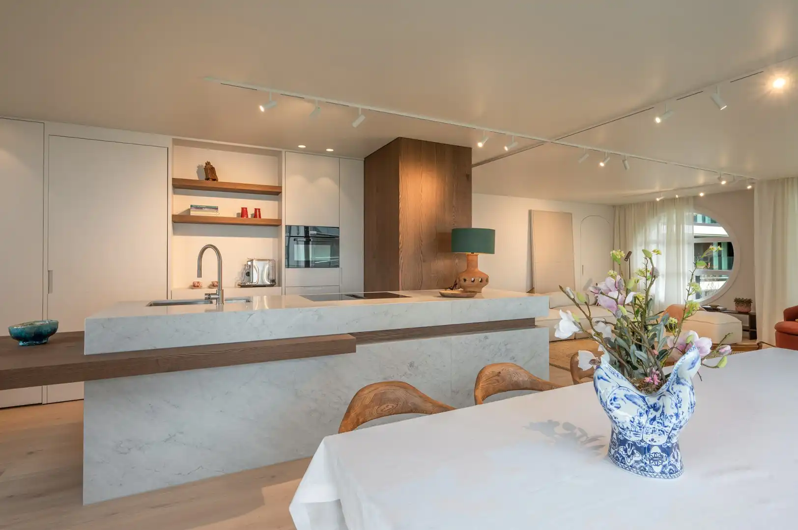 Appartement met zeezicht, gelegen in een villaresidentie in hartje Zoute. foto 8