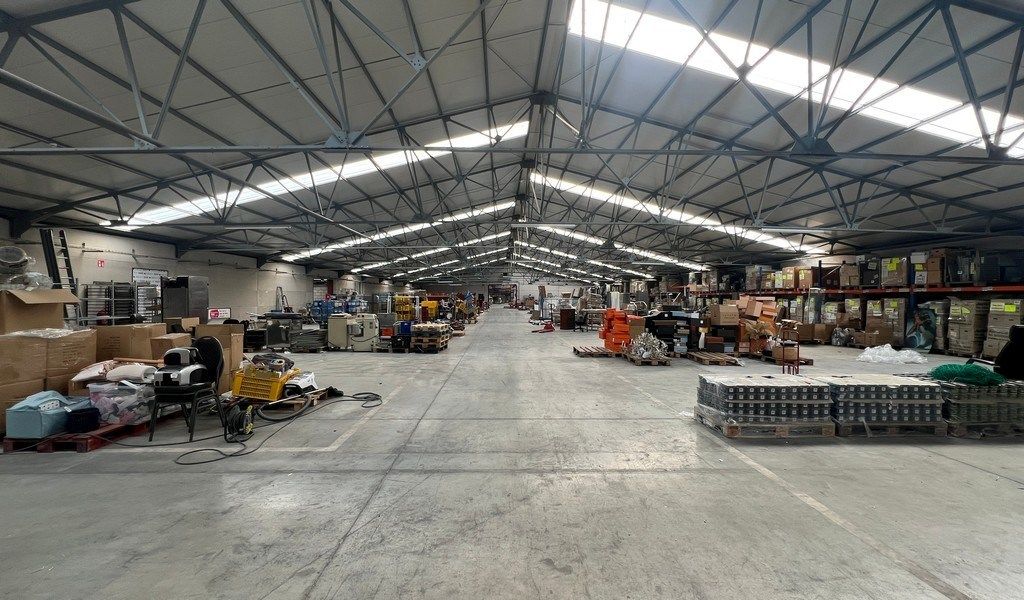 Recent bedrijfsgebouw met prachtige kantoren te huur in Lokeren foto 24