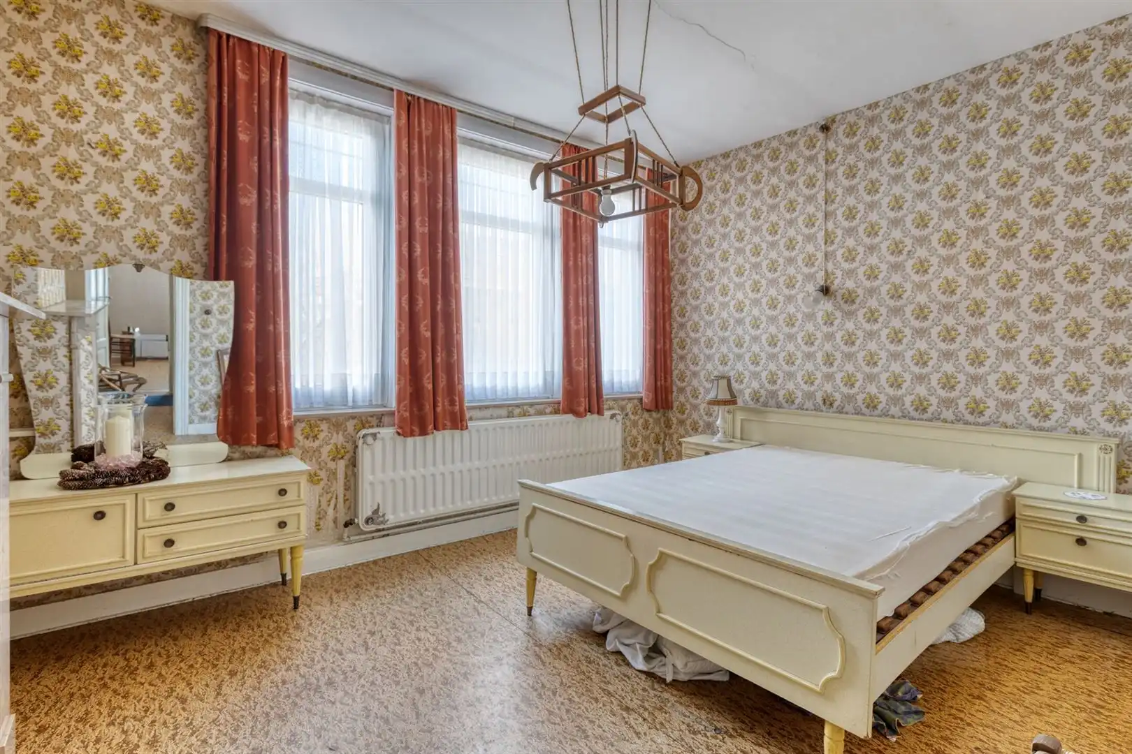 Te renoveren woning met 4 slaapkamers foto 16