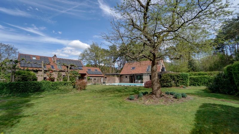 Villa van 270m² met bijgebouw van 100m² op 30 are met openluchtzwembad foto 5