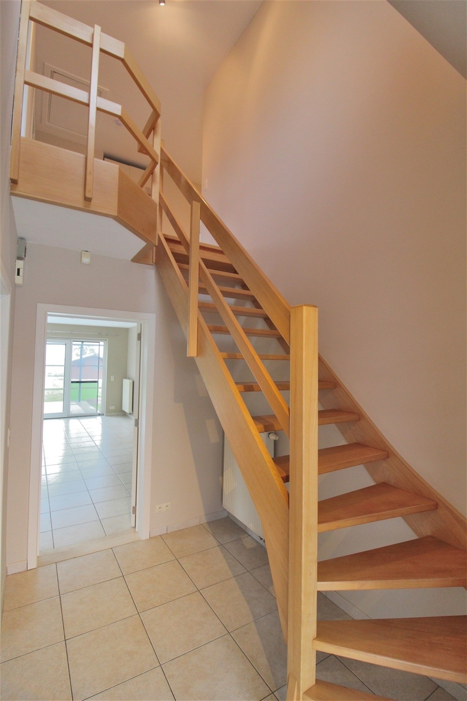 Rustig gelegen villa met ruime tuin foto 12