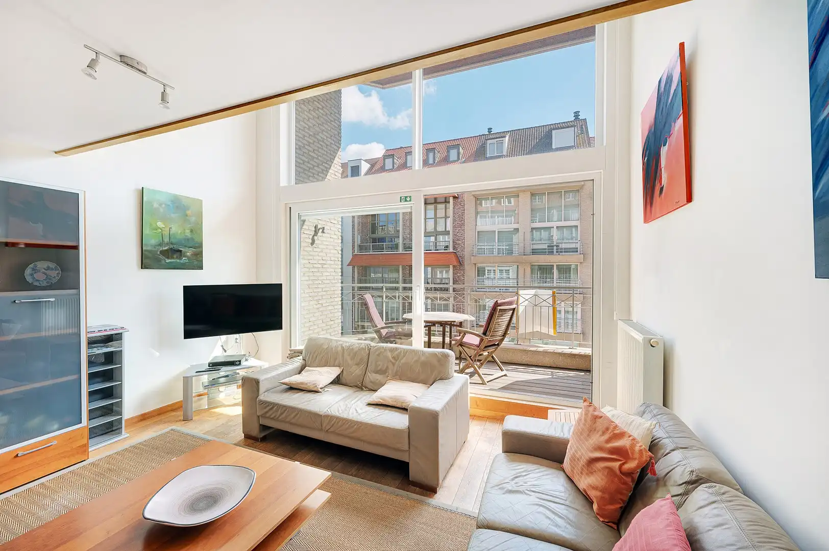 Lichtrijk mezzanine-appartement met 3 slaapkamers op topligging. foto 4