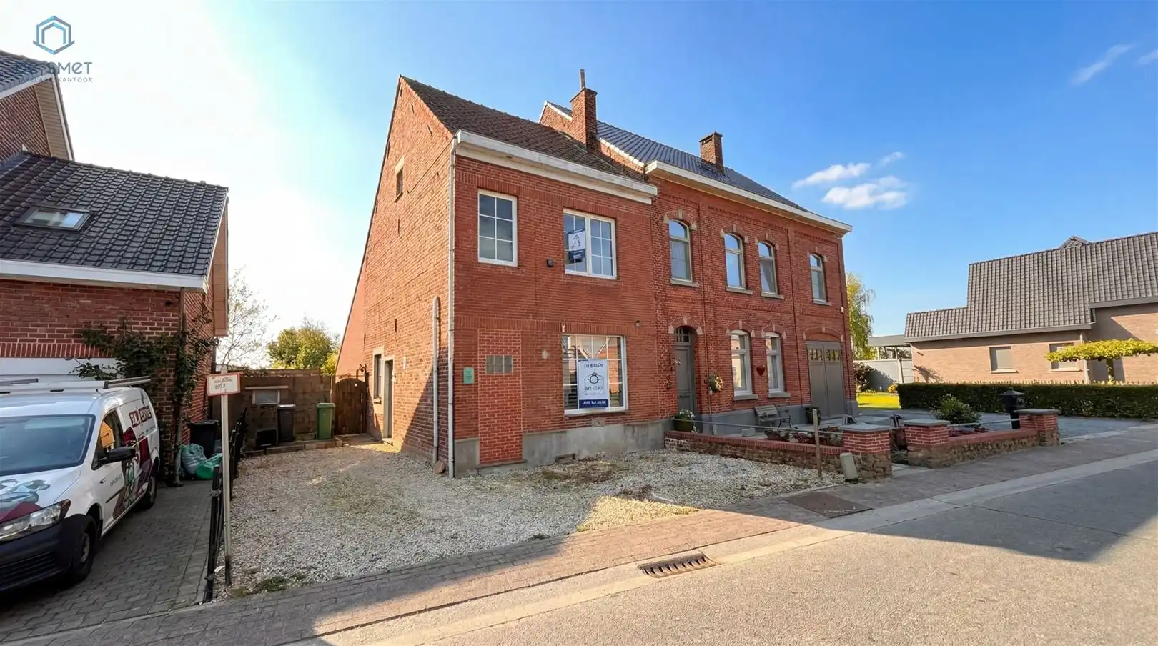 Hoofdfoto van de publicatie: Te renoveren woning met tal van mogelijkheden in rustige buurt te Schendelbeke