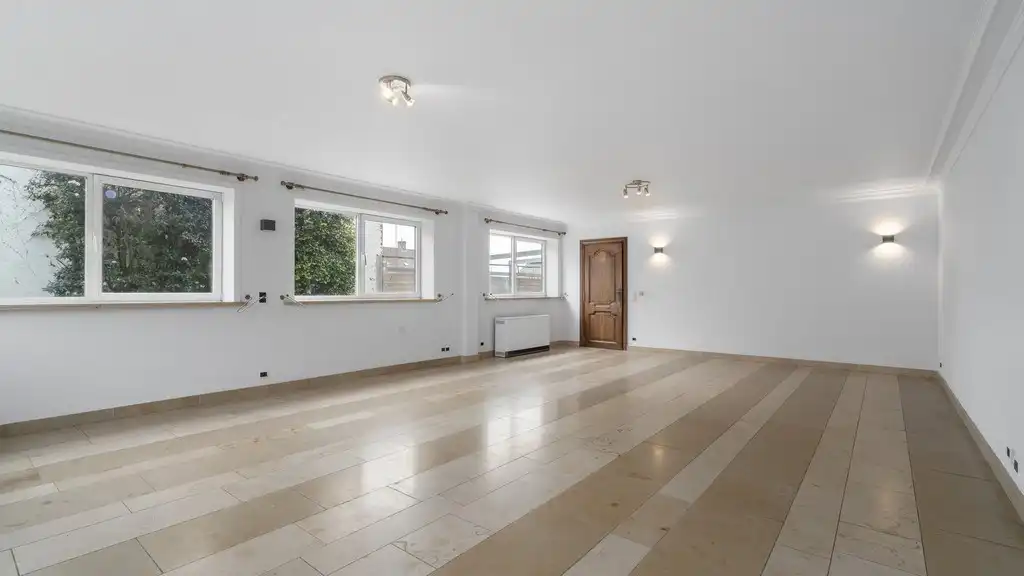 Bedrijfspand met optioneel woonst te huur in Dikkelvenne foto 10