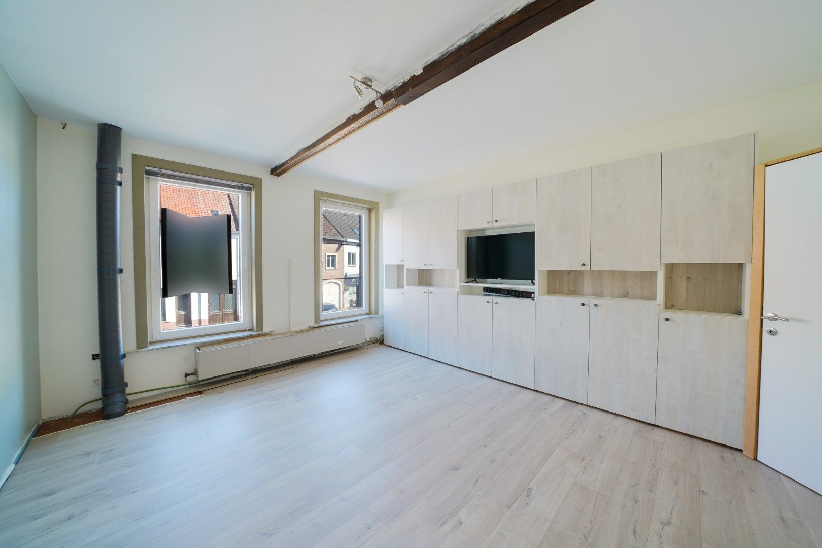 Handelszaak met woning in centrum van Kortemark foto 17